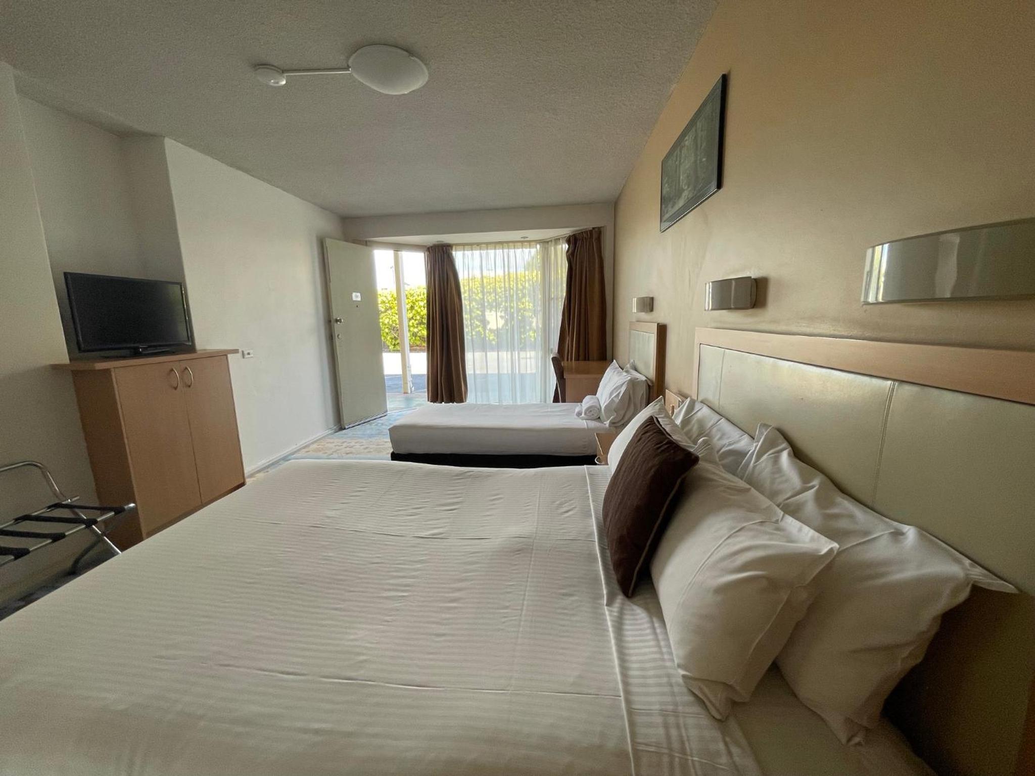 Standard Double or Twin Room - Photo 1