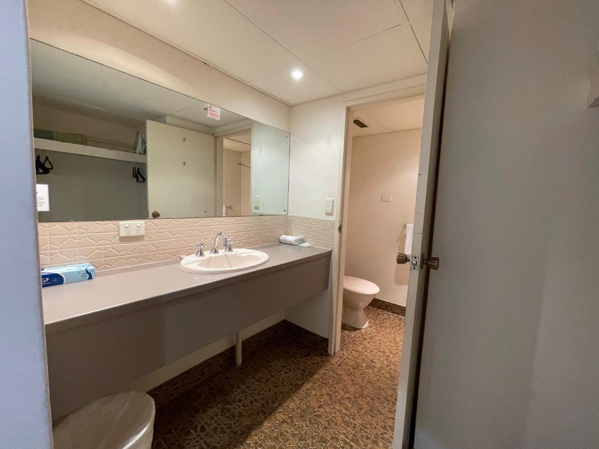 Standard Double or Twin Room - Photo 4