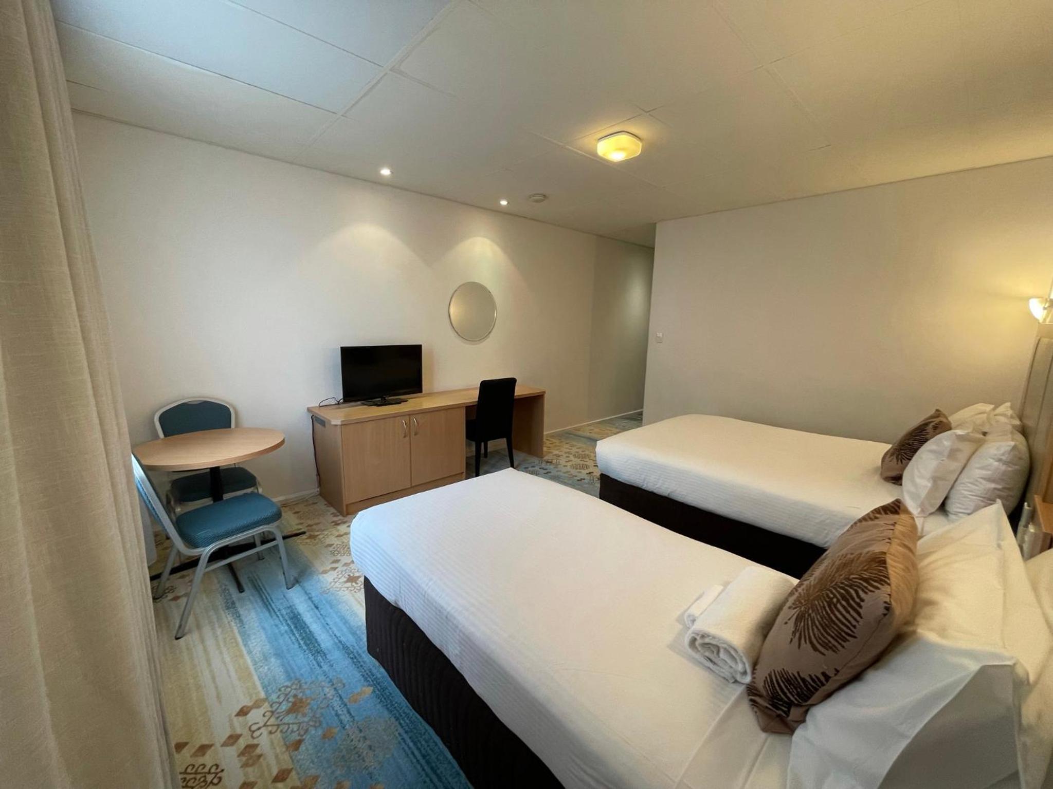Standard Double or Twin Room - Photo 7