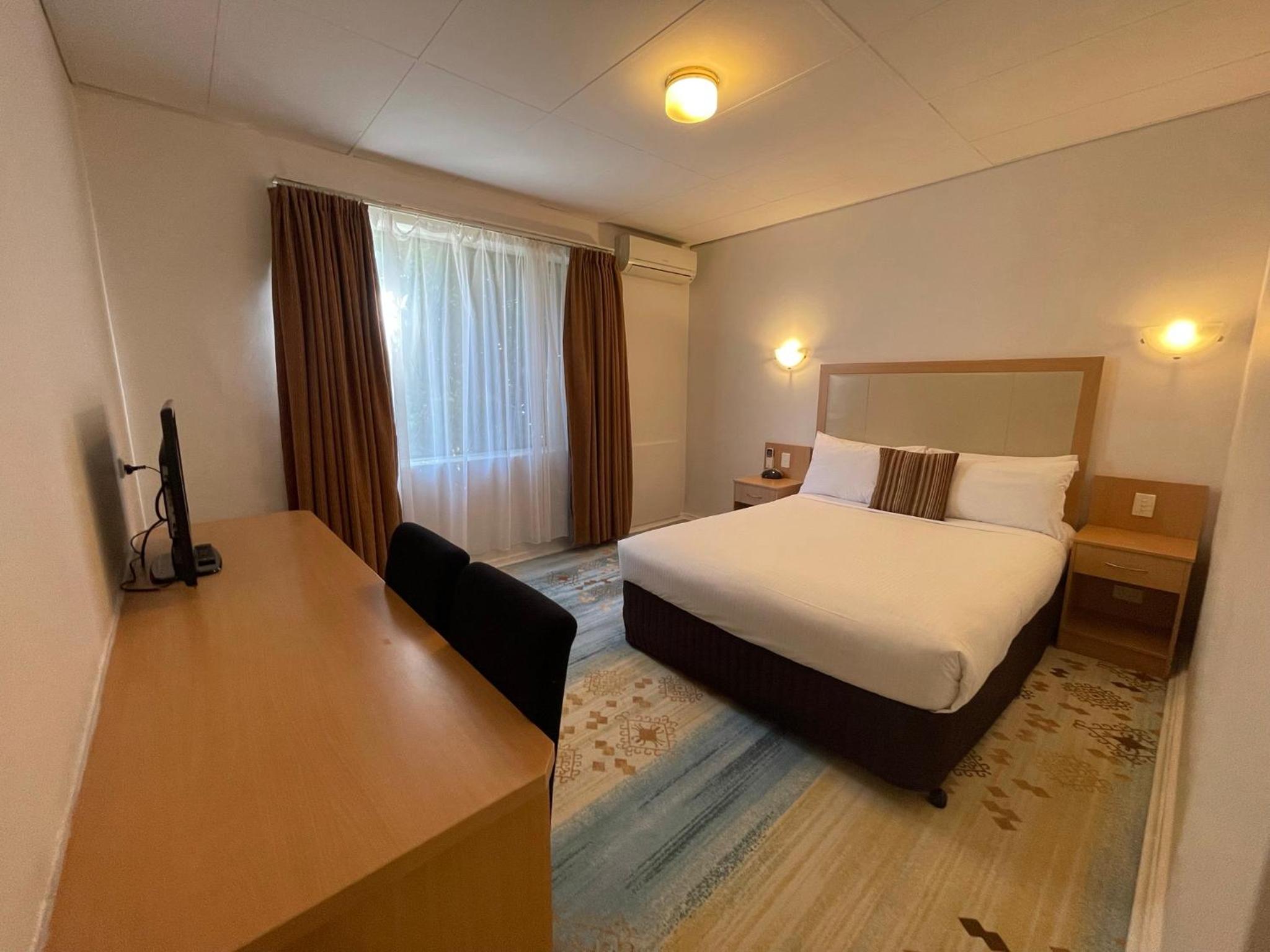 Standard Double Room - Photo 8