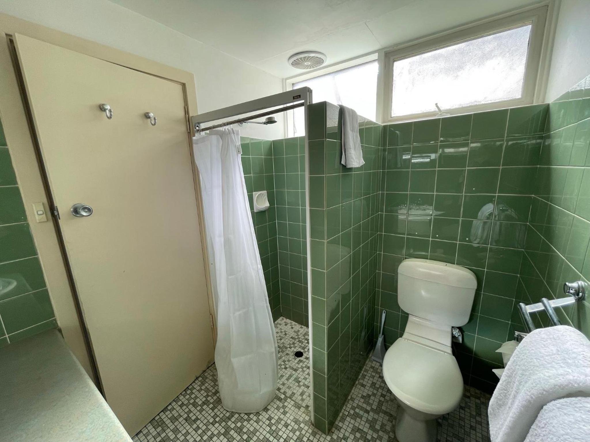 Standard Double Room - Photo 7