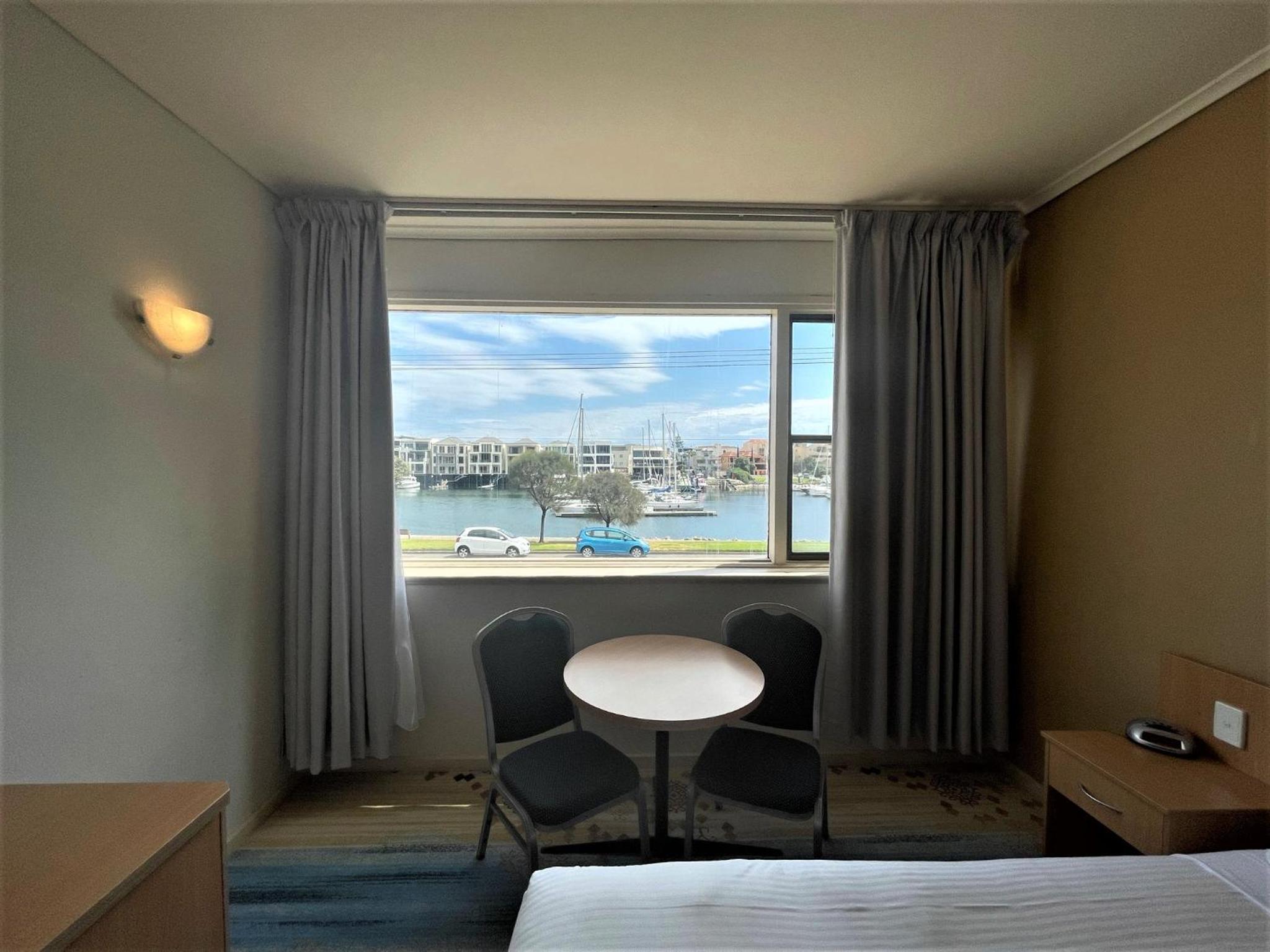 Standard Double Room with Marine View - Photo 2