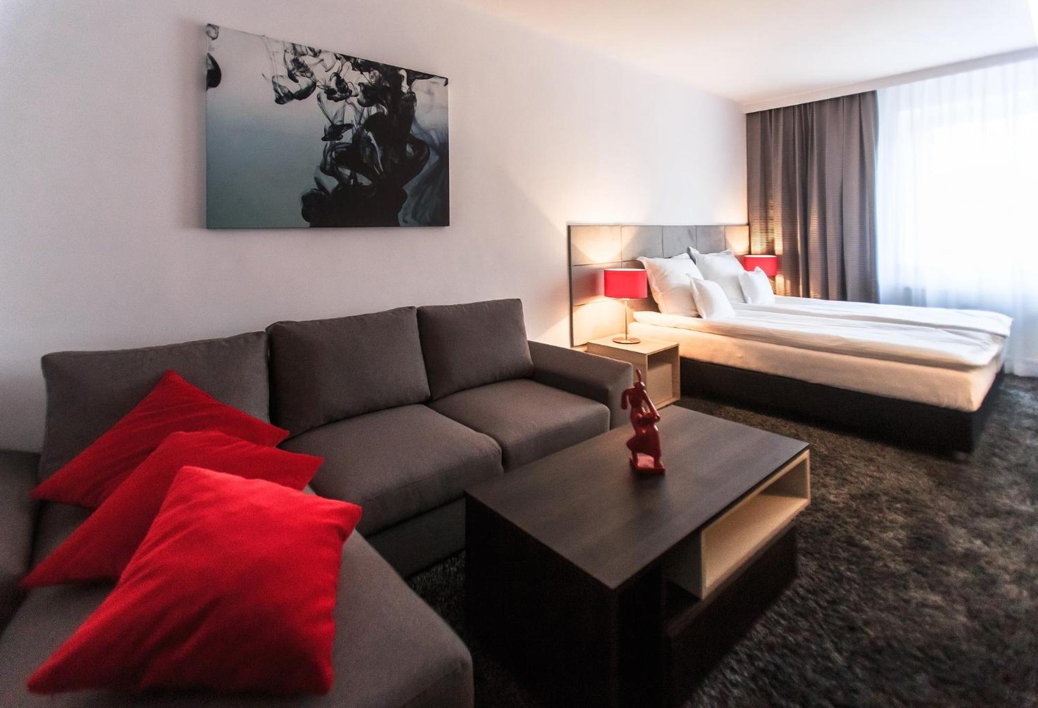 Deluxe Double Room with City View - Photo 1