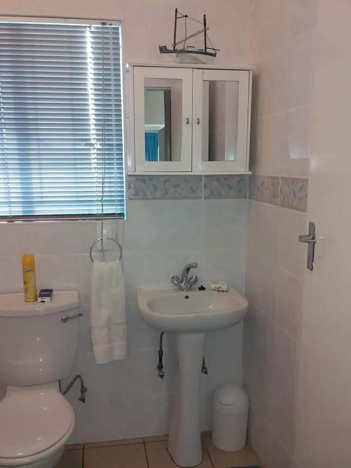 Deluxe Double or Twin Room - Photo 12
