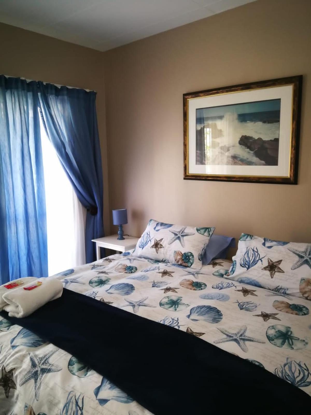 Deluxe Double or Twin Room - Photo 10