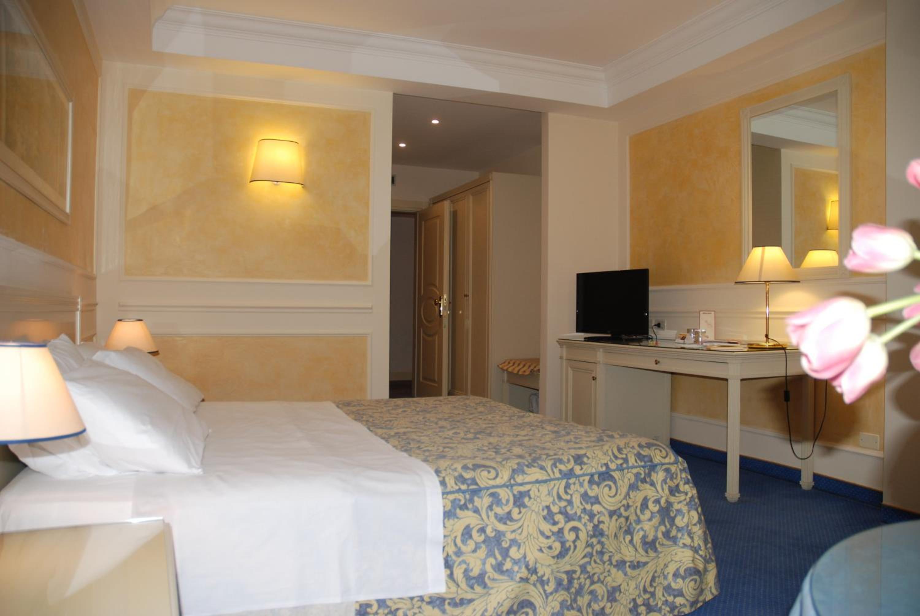 Superior Double Room - Photo 1