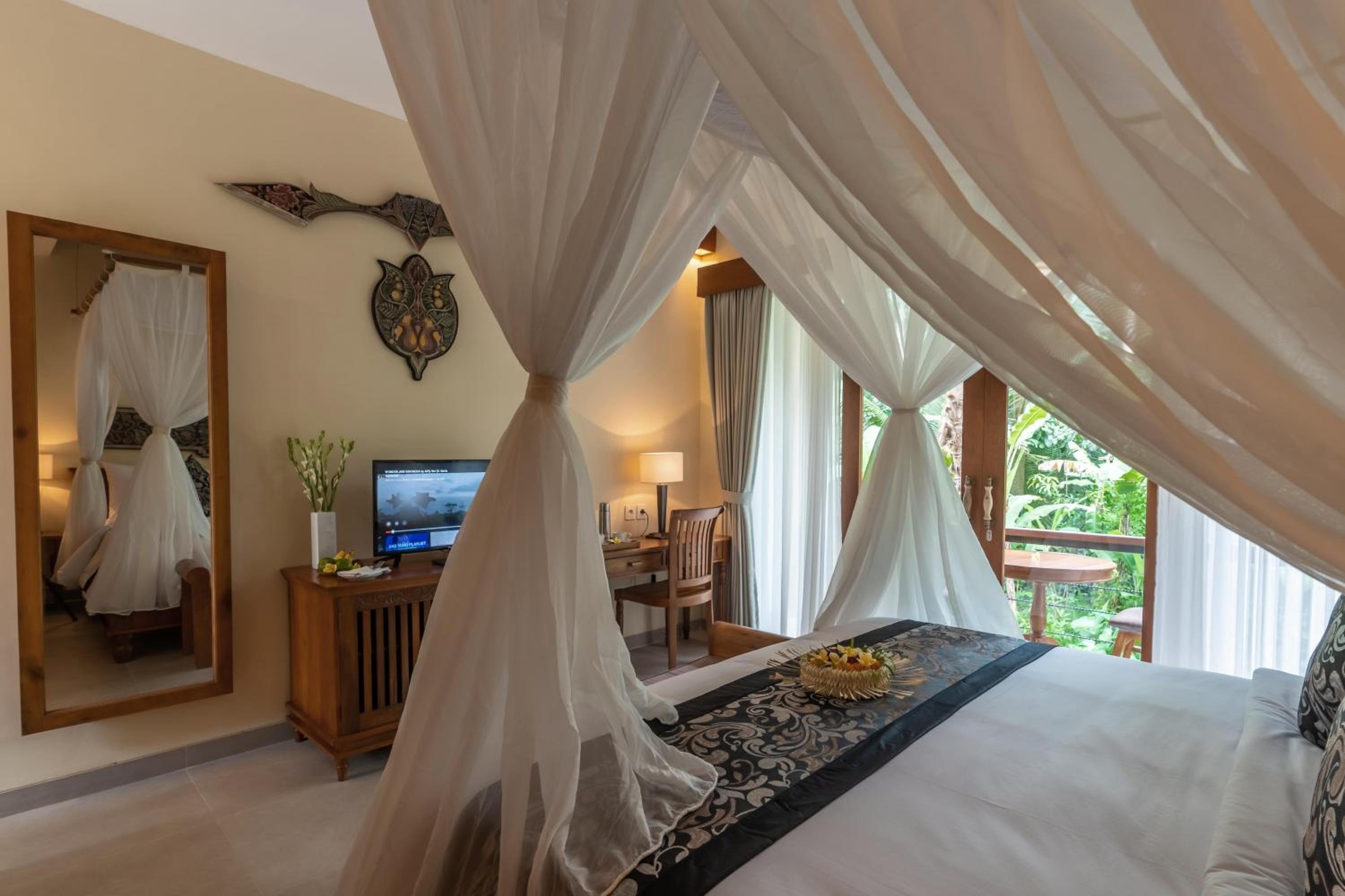 Deluxe Room - Photo 17