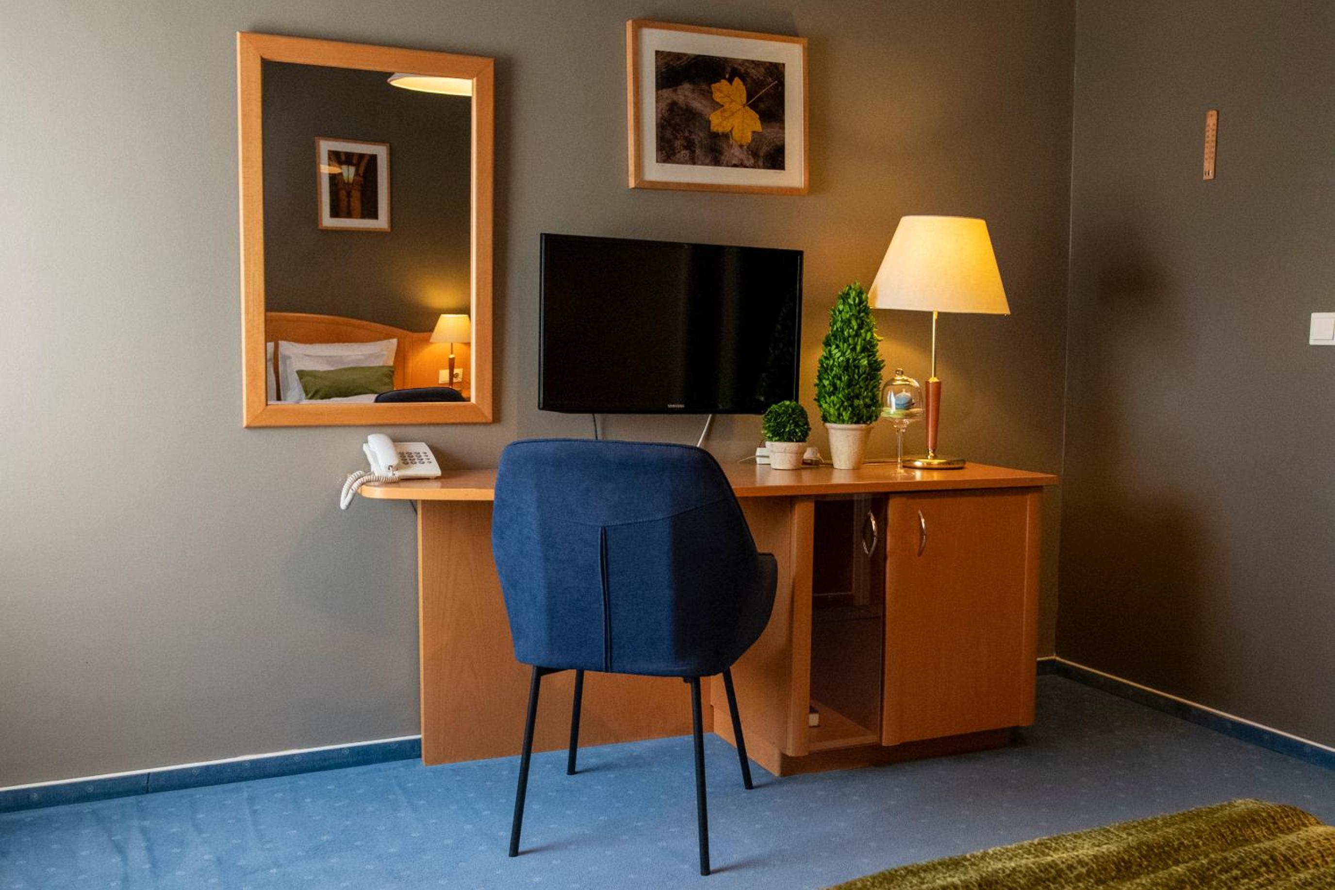 Double Room - Photo 12