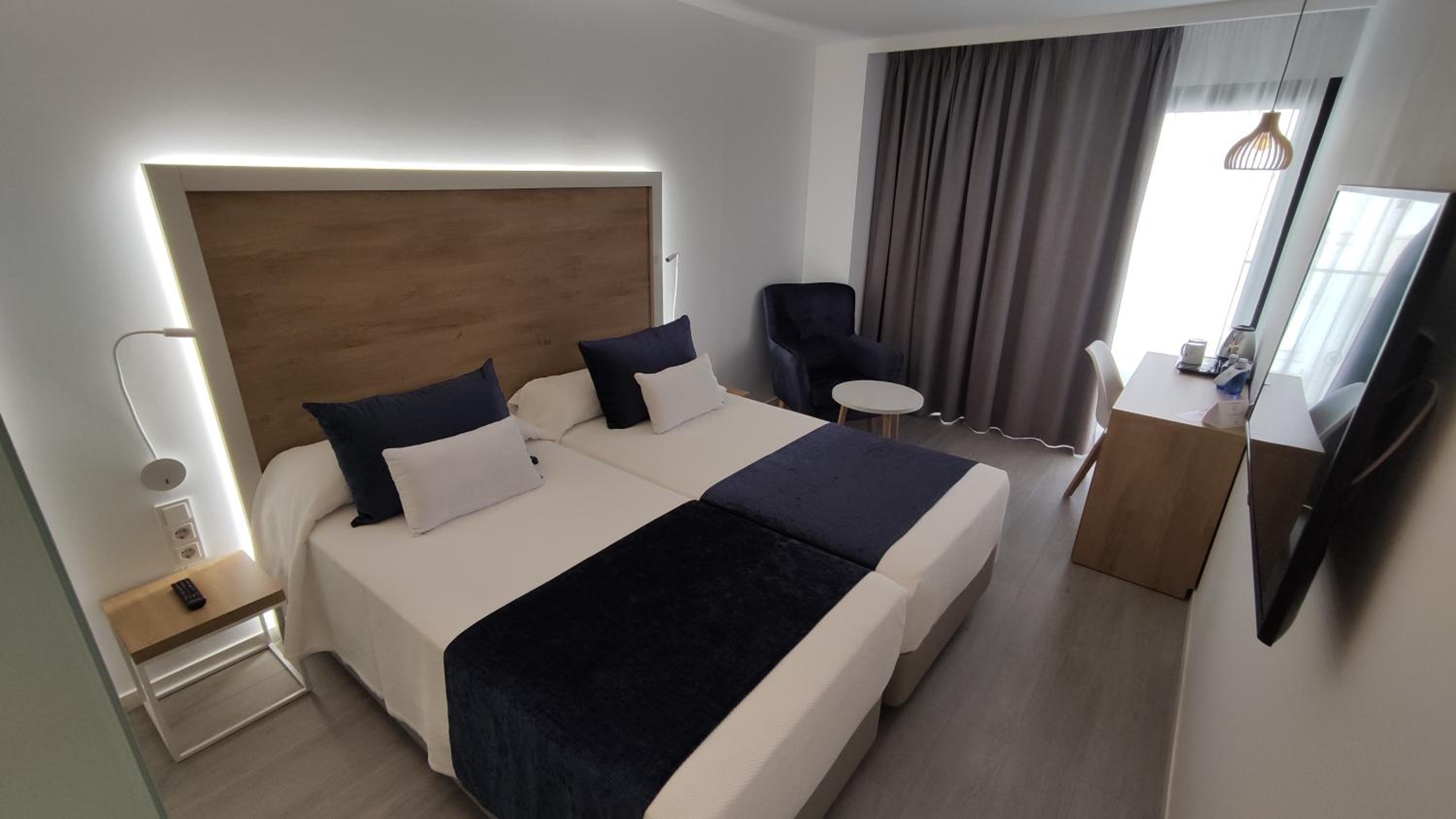 Deluxe Double Room - Photo 2