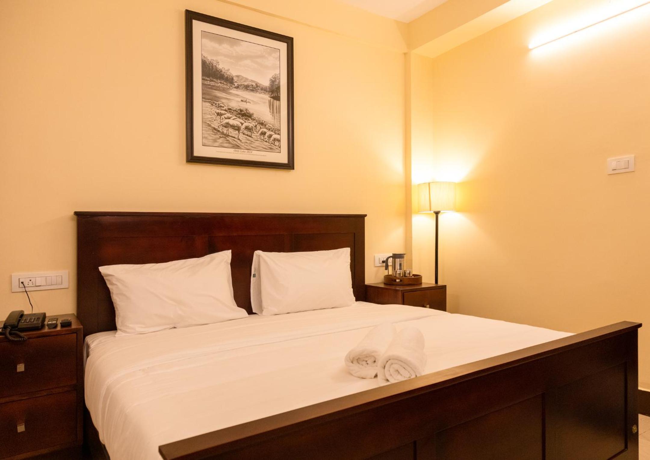 Deluxe King Room - Photo 1
