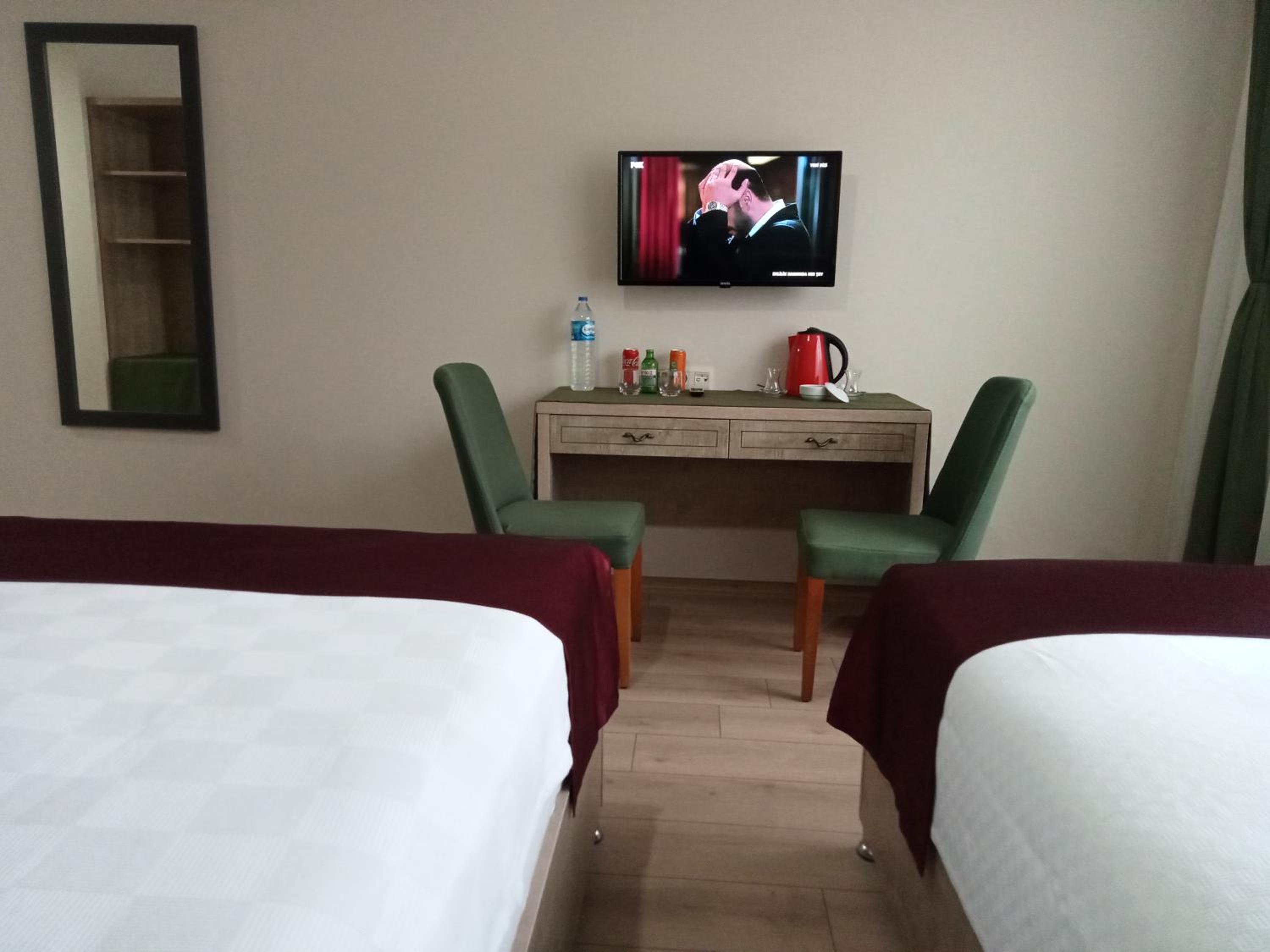 Triple Room with City View - Photo 7