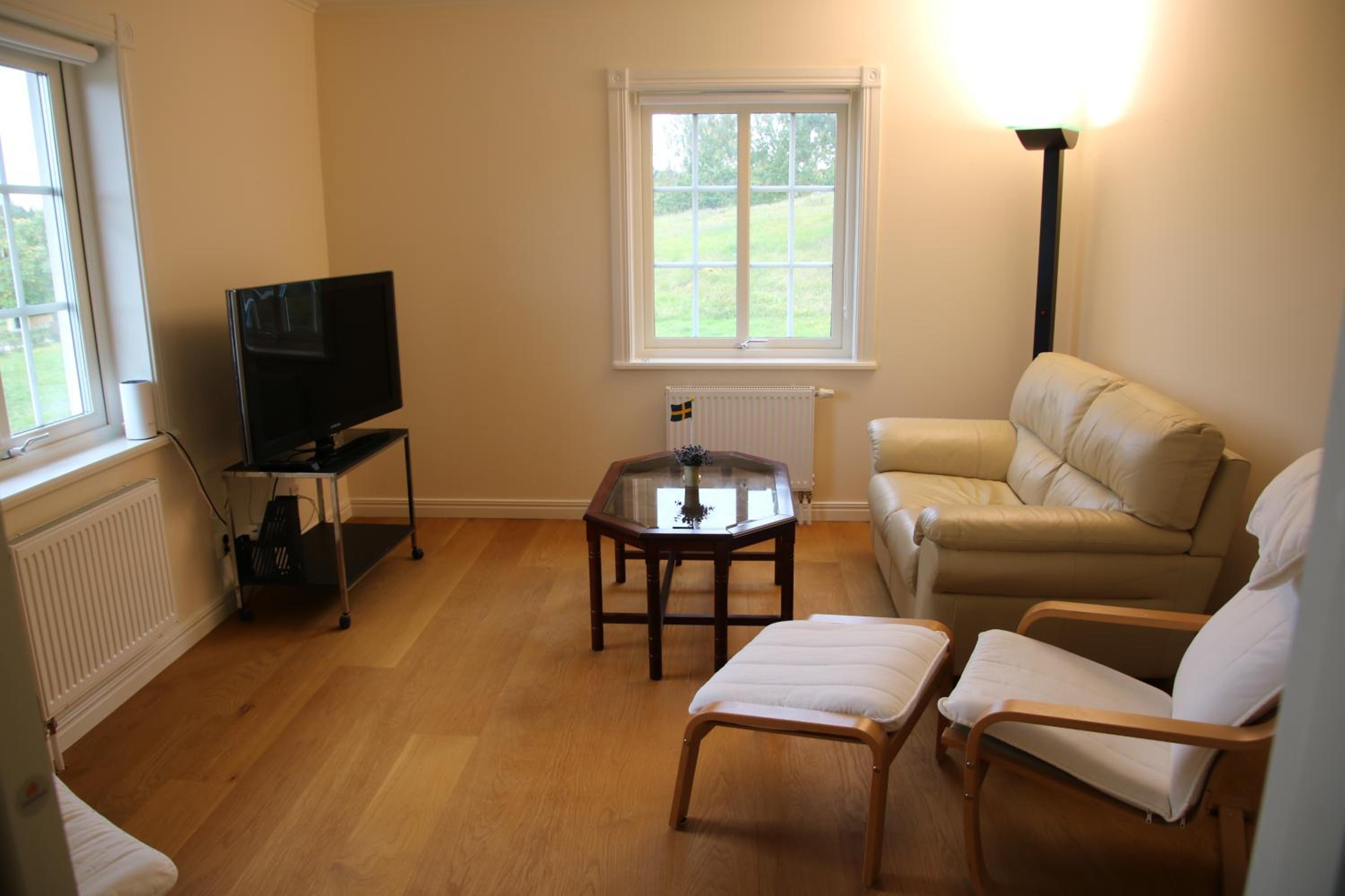 Double or Twin Room with Private Bathroom - Photo 4