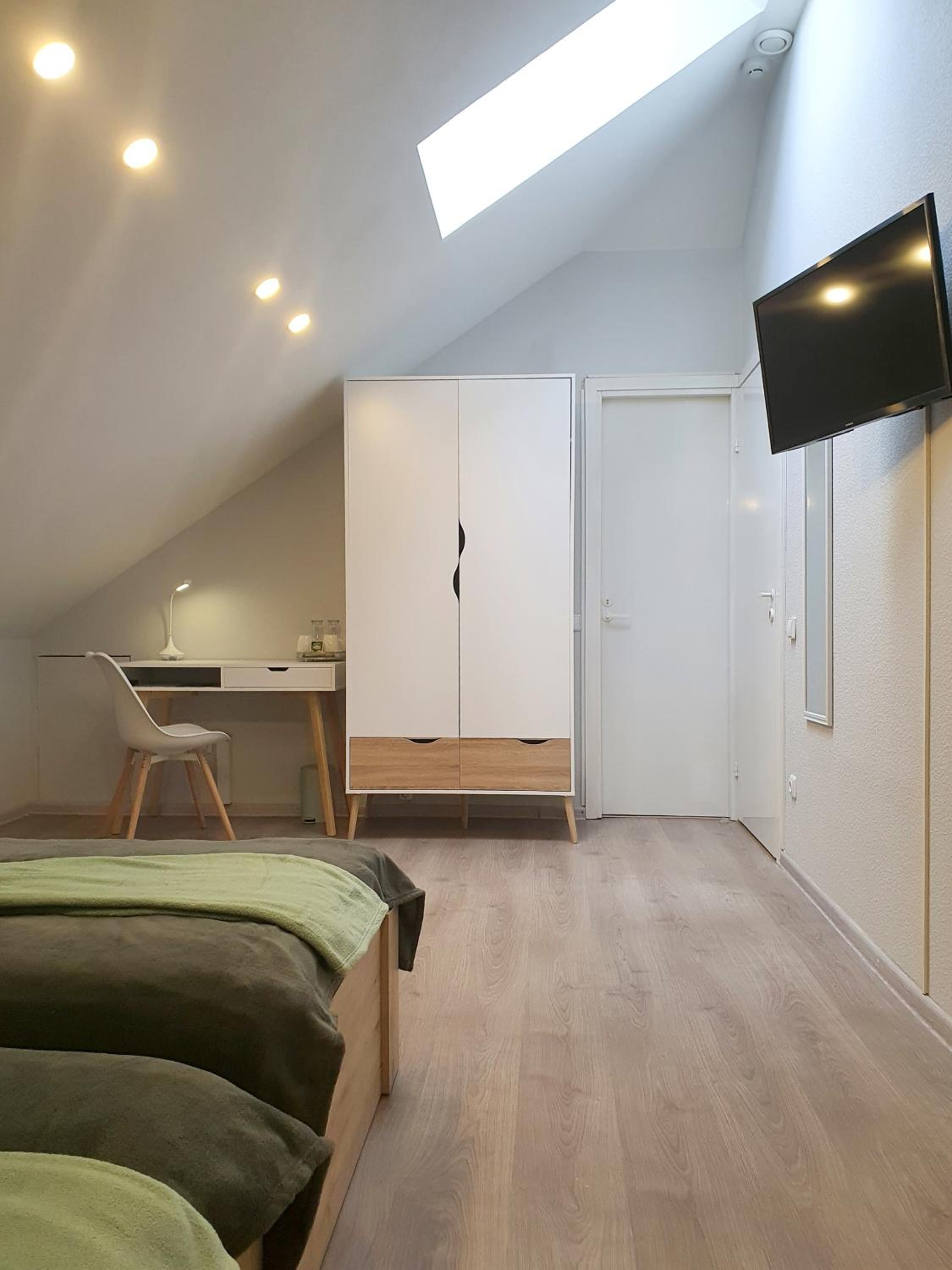Standard Double Room - Photo 1