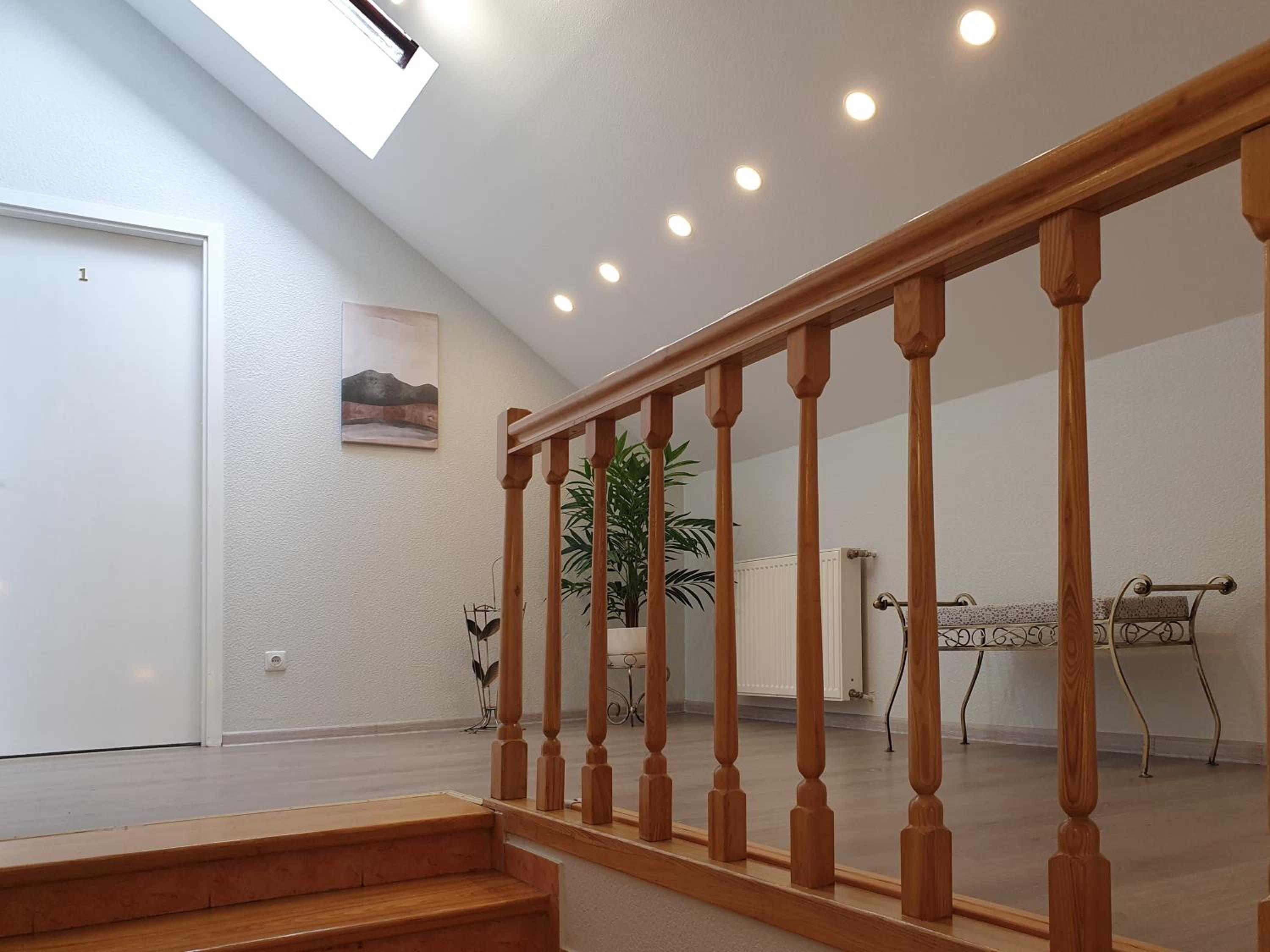 Standard Double Room - Photo 12