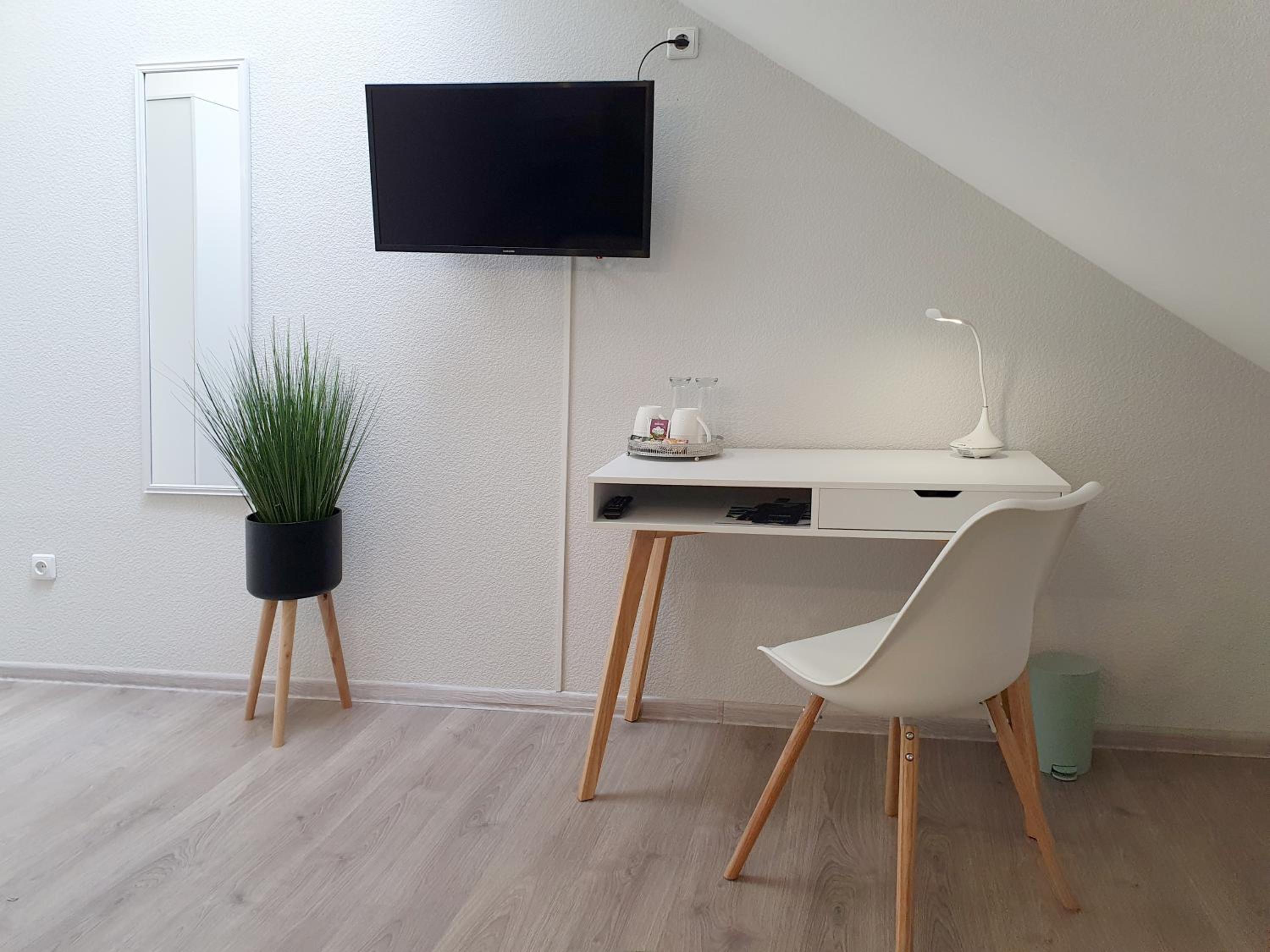 Standard Double Room - Photo 4