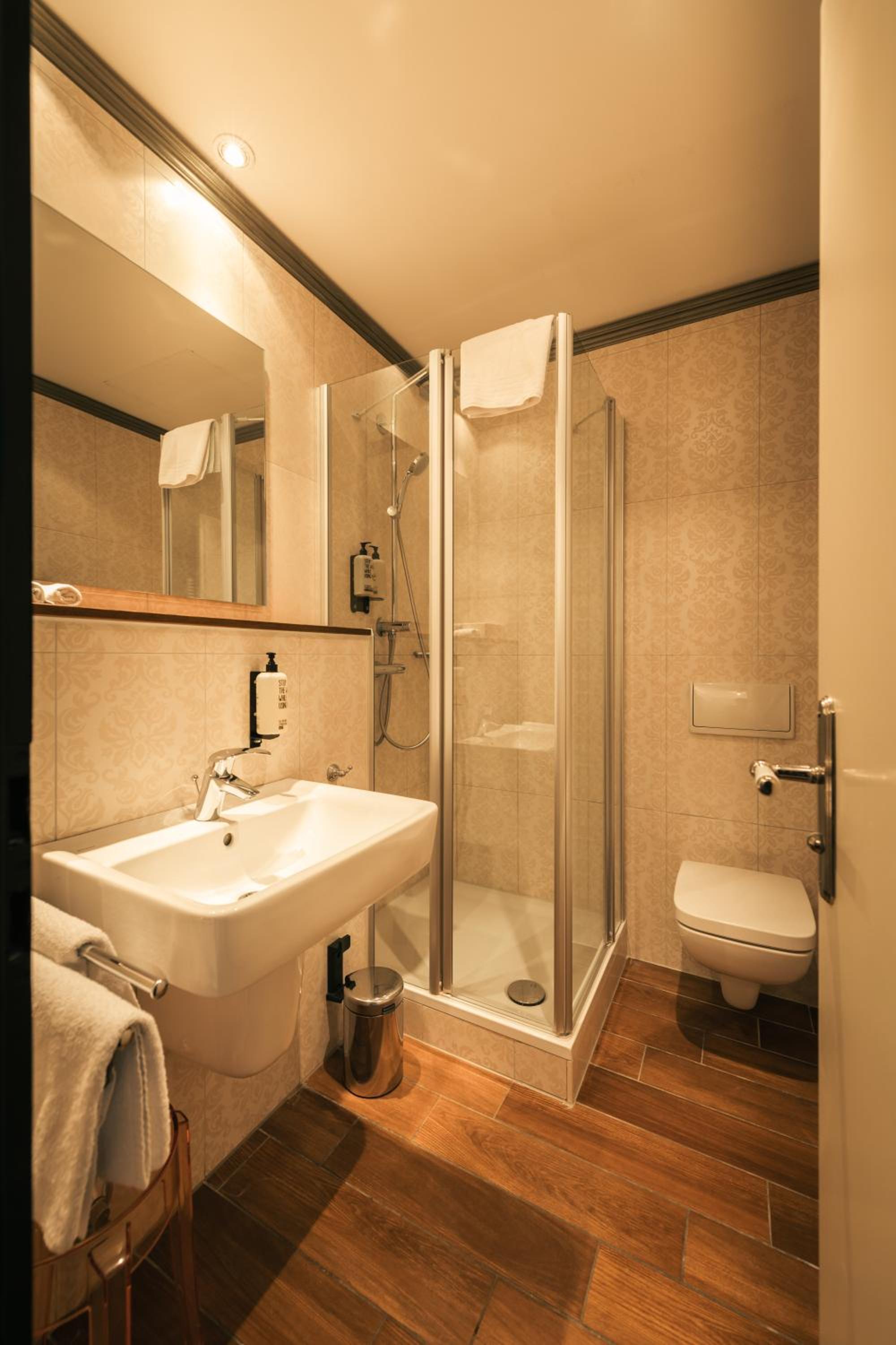 Original Room photo 2