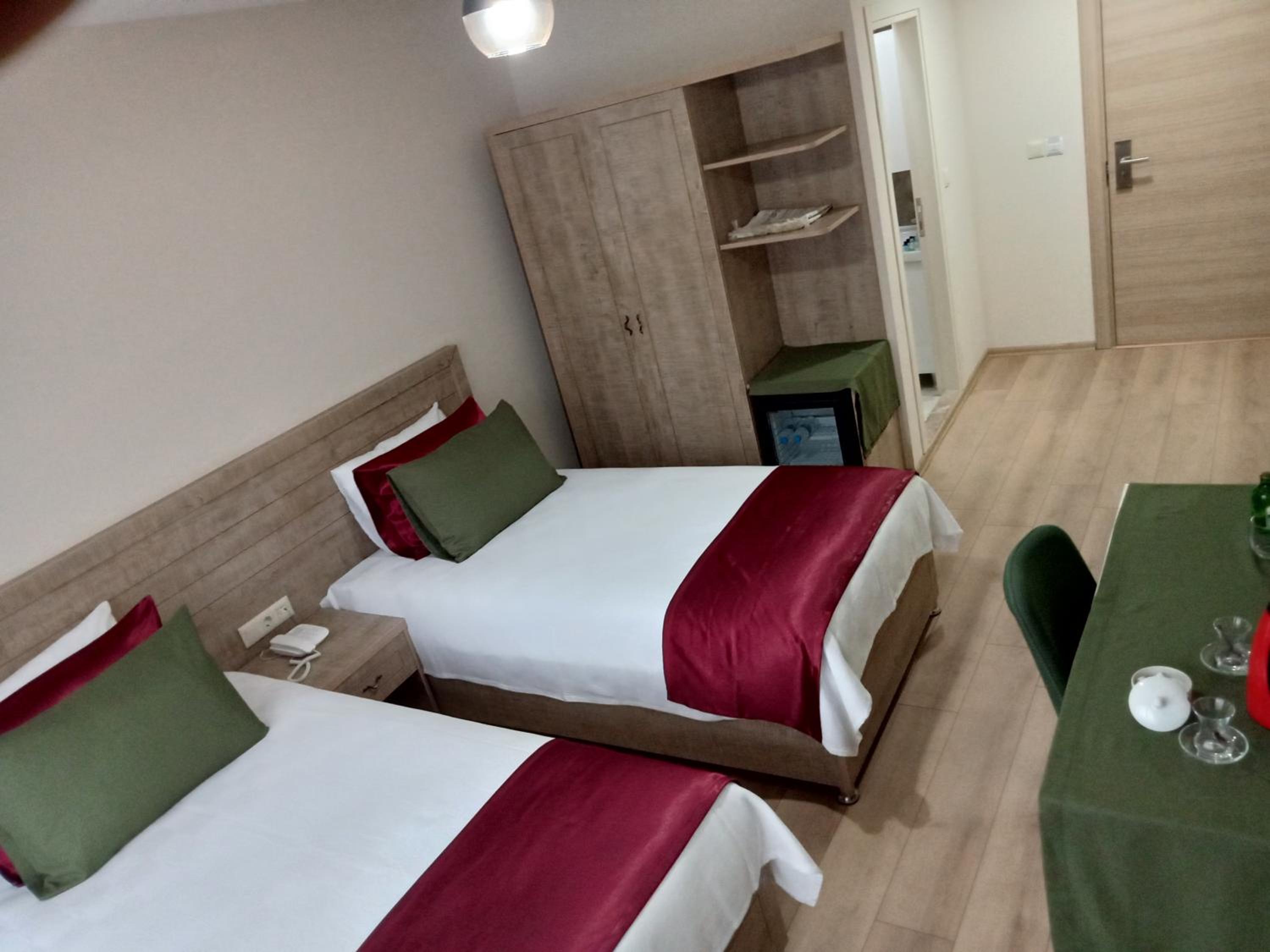 Standard Twin Room - Photo 5
