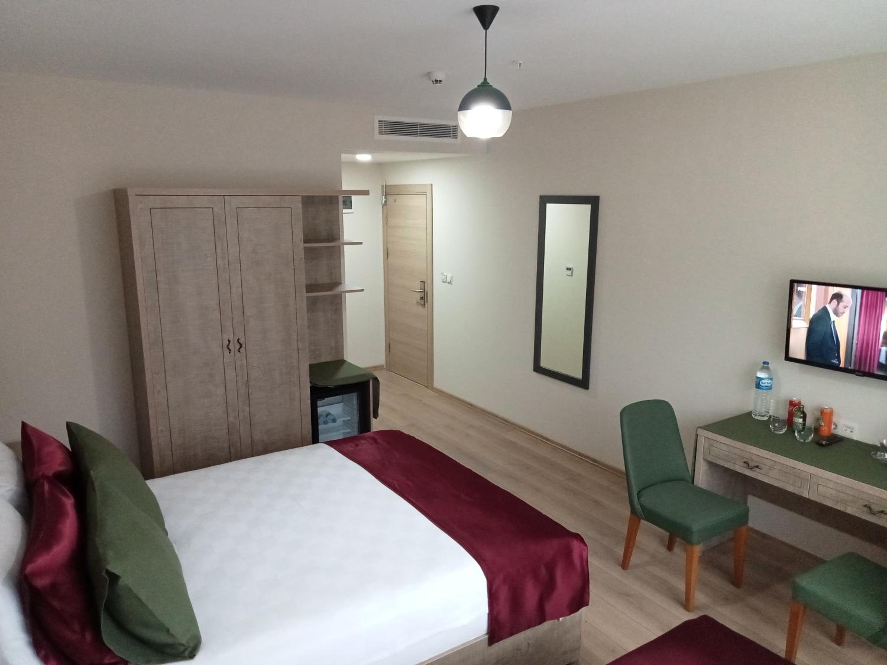 Triple Room with City View - Photo 2