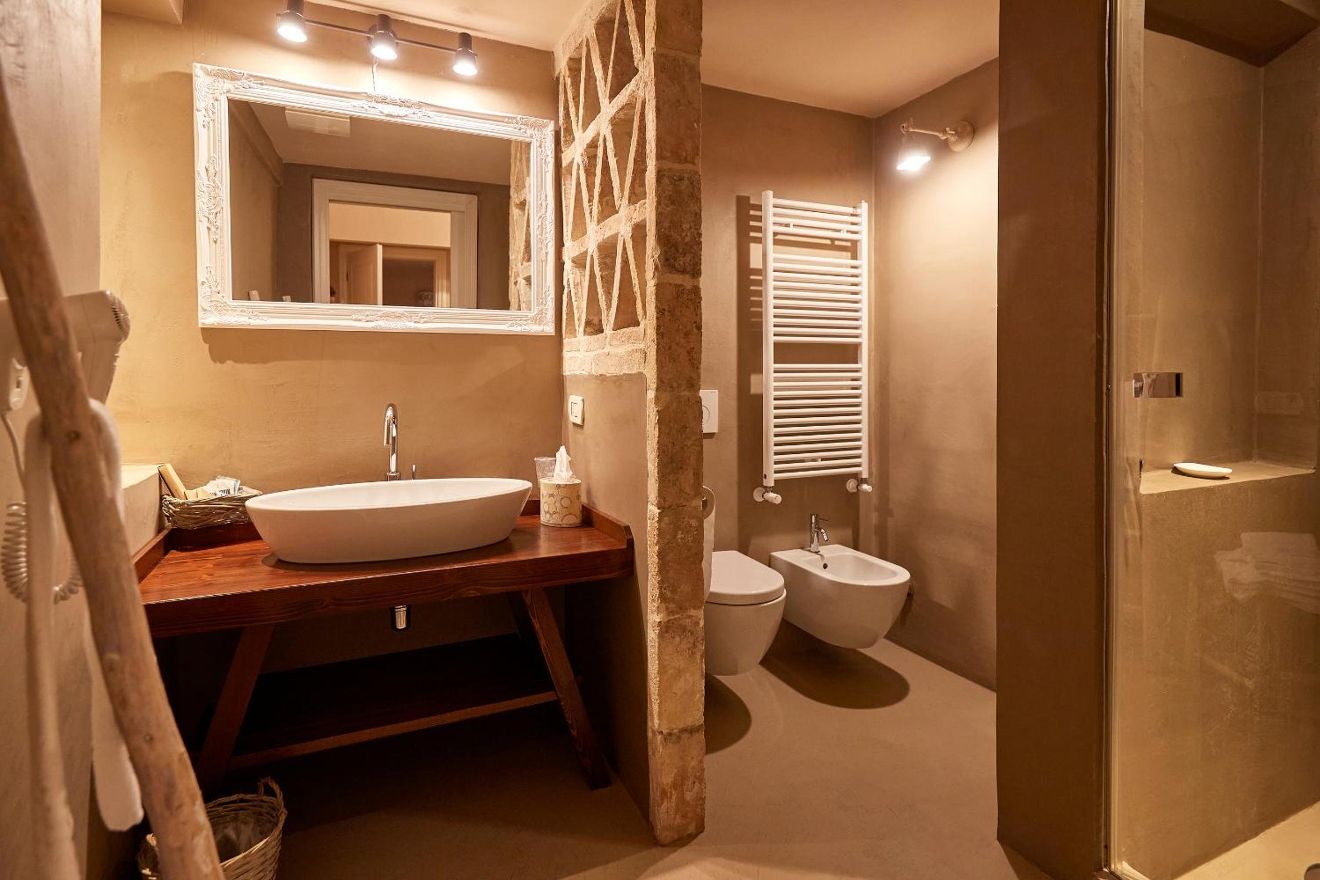 Deluxe Junior Suite - Split Level photo 2