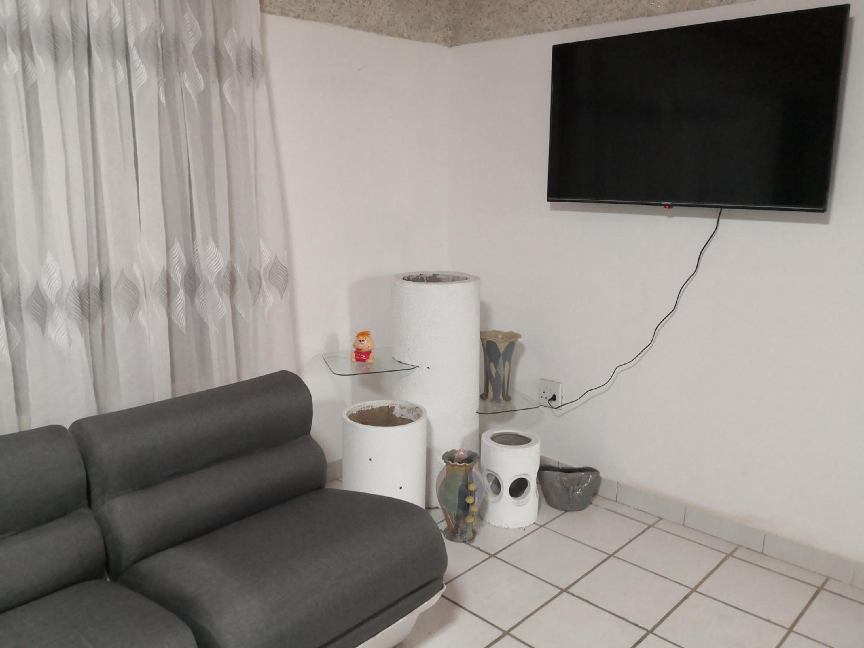 Three-Bedroom Apartment - Photo 5
