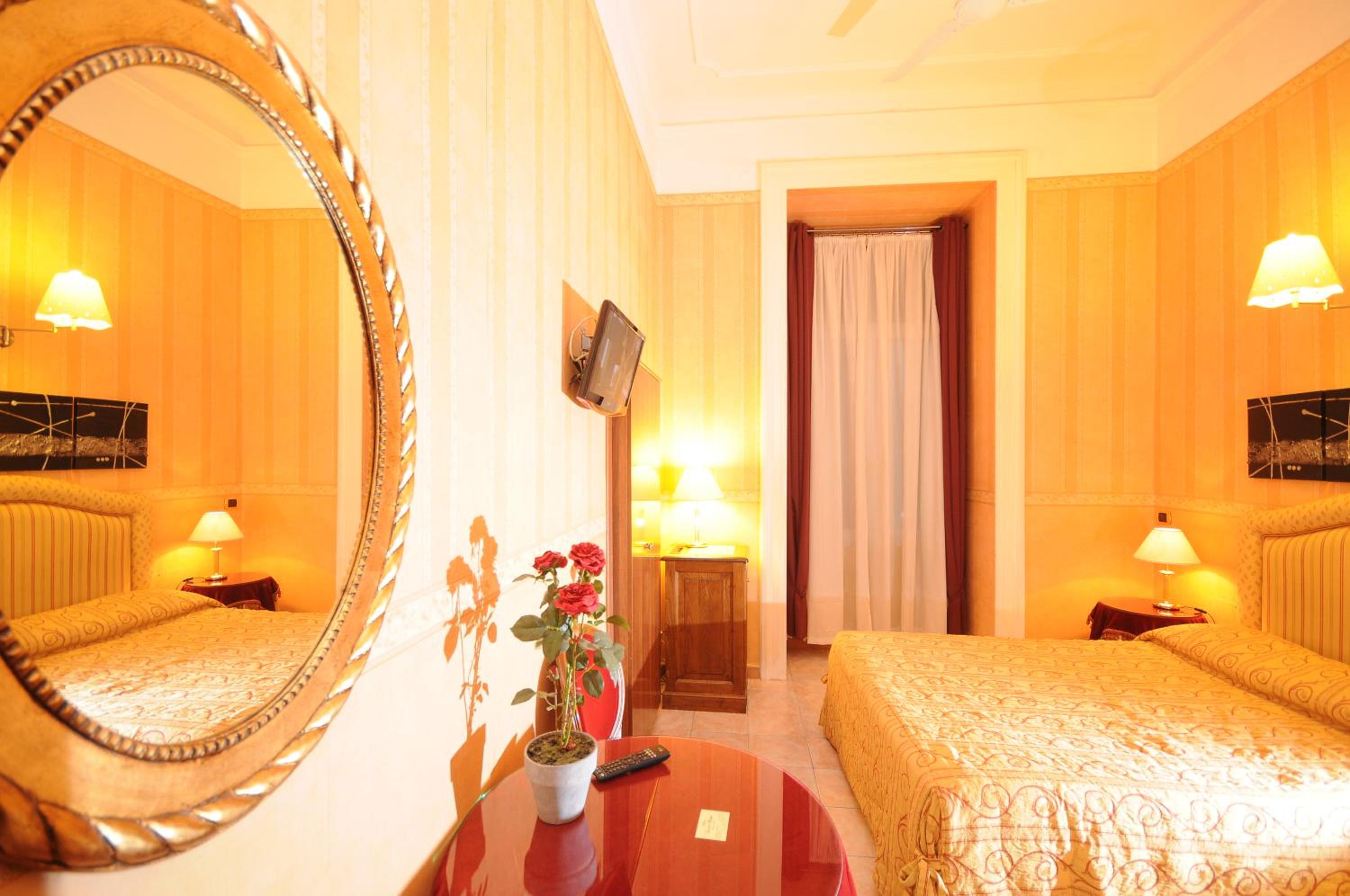 Double or Twin Room - Photo 10