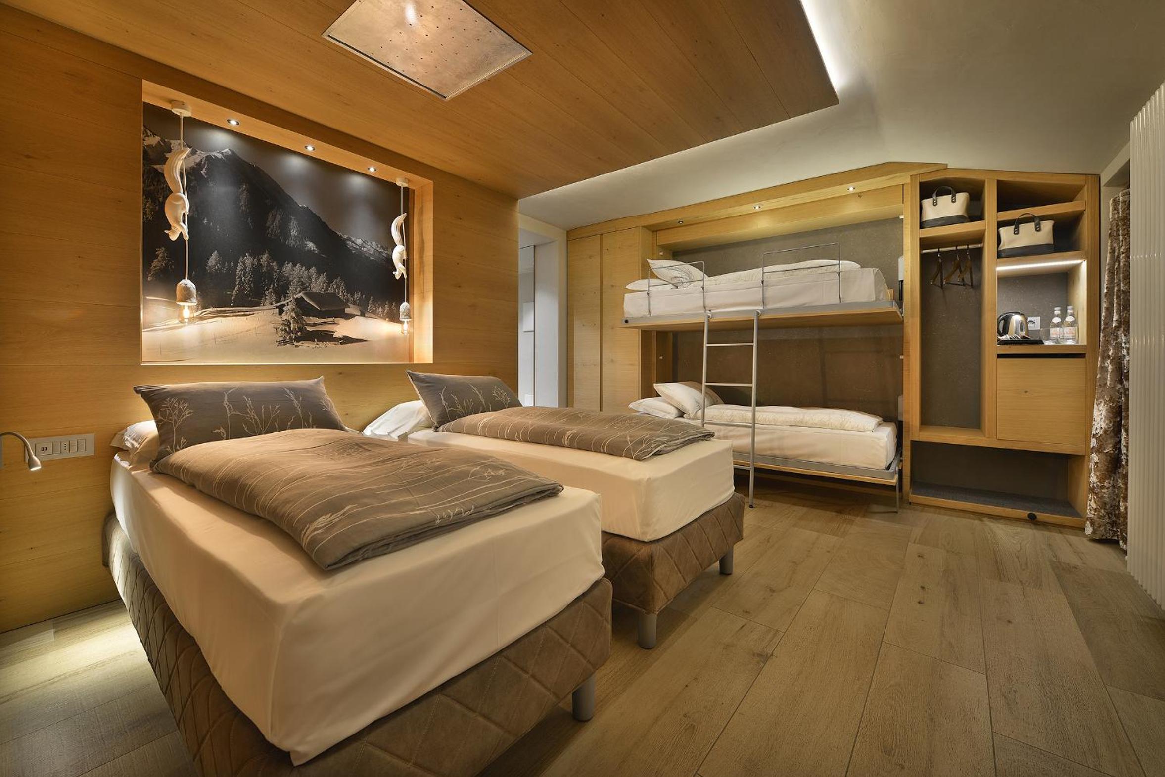Superior Deluxe Double or Twin Room  photo 2
