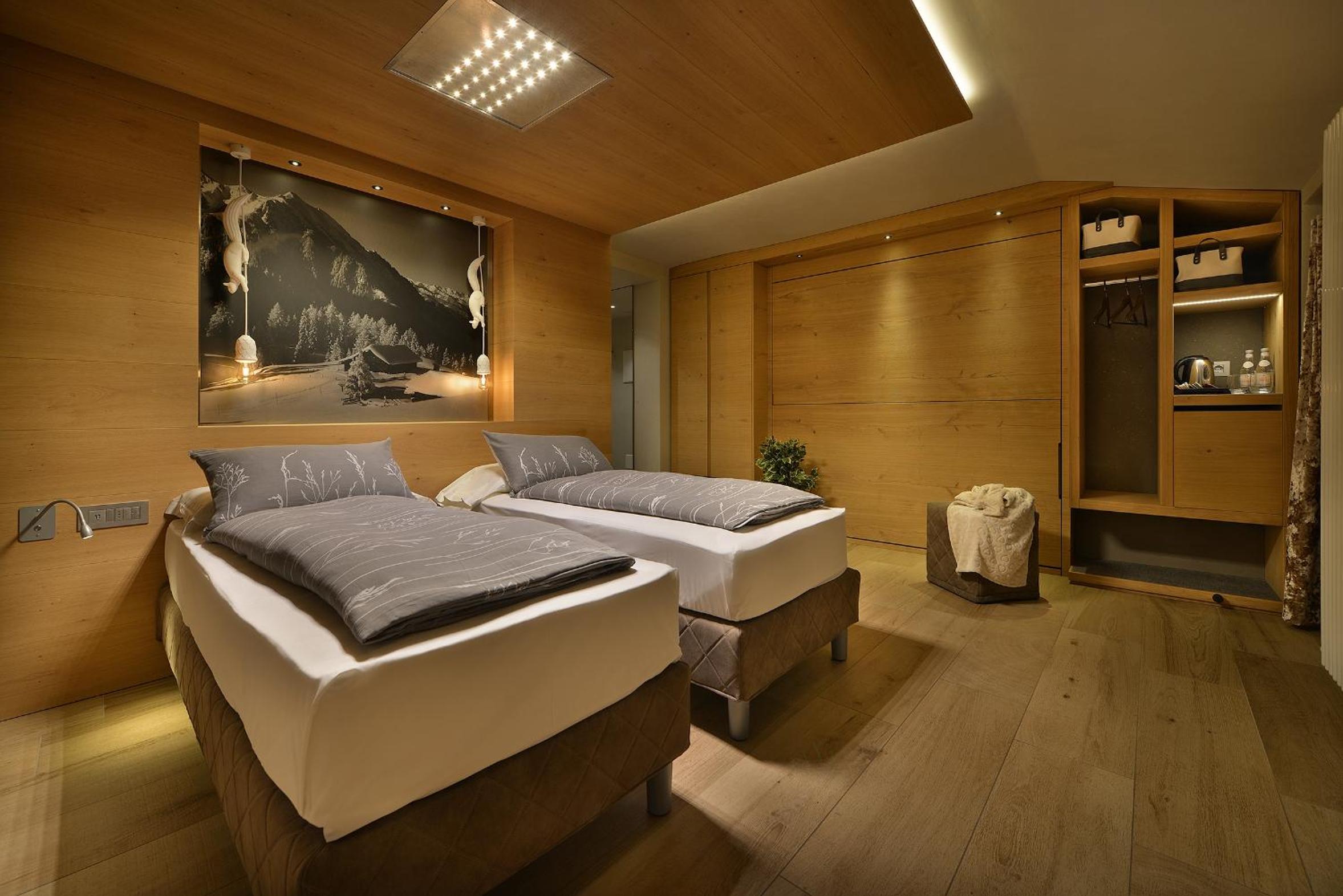 Superior Deluxe Double or Twin Room  photo 1