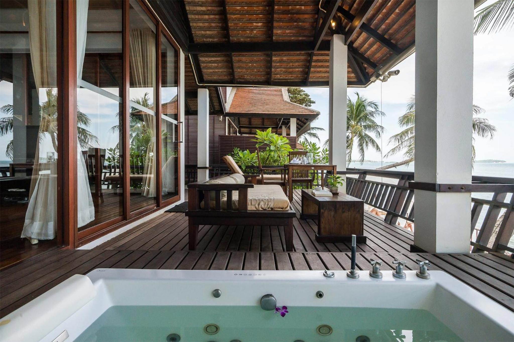 Family Room with Sea View - Photo 3