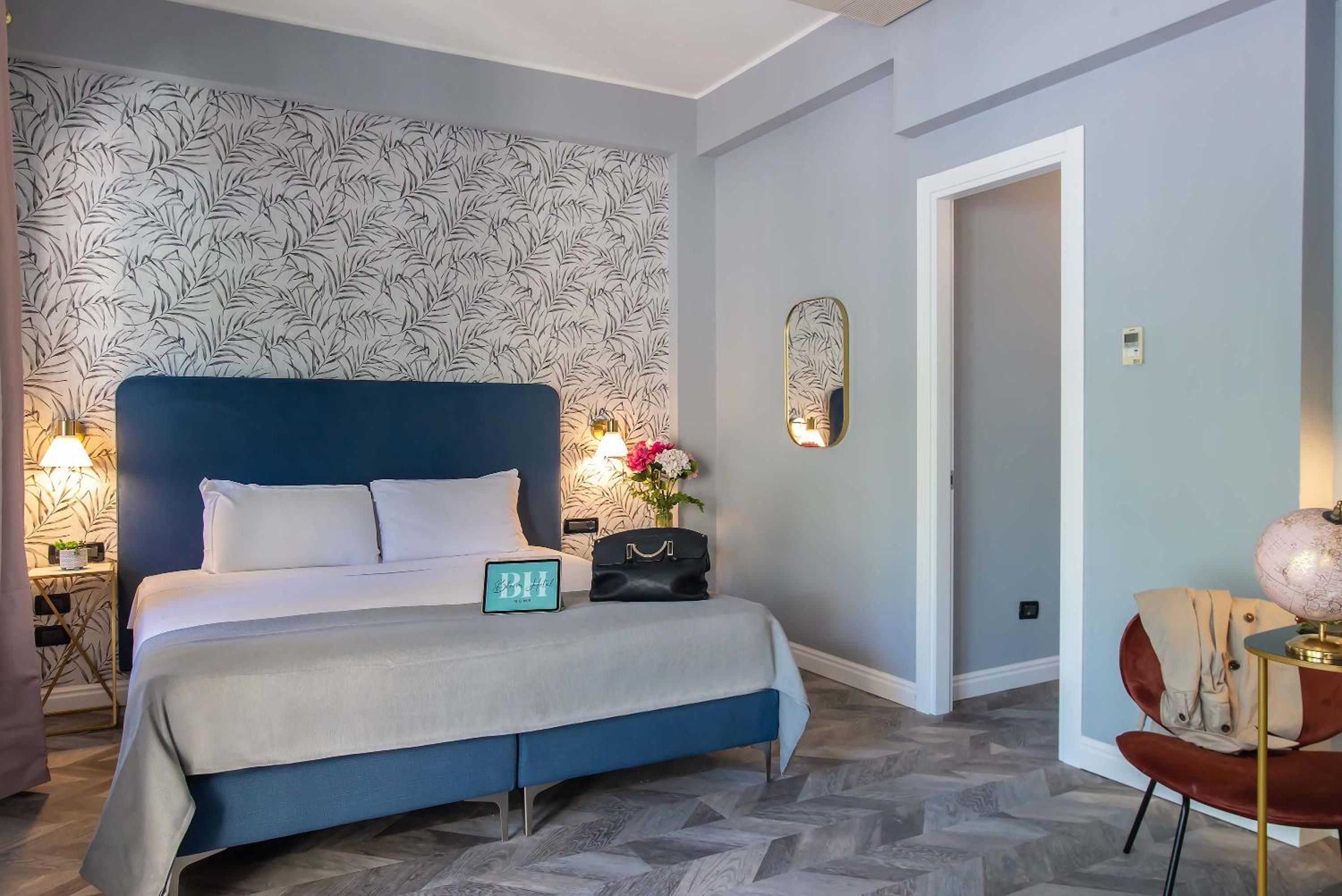 Double or Twin Room with Private Bathroom photo 3