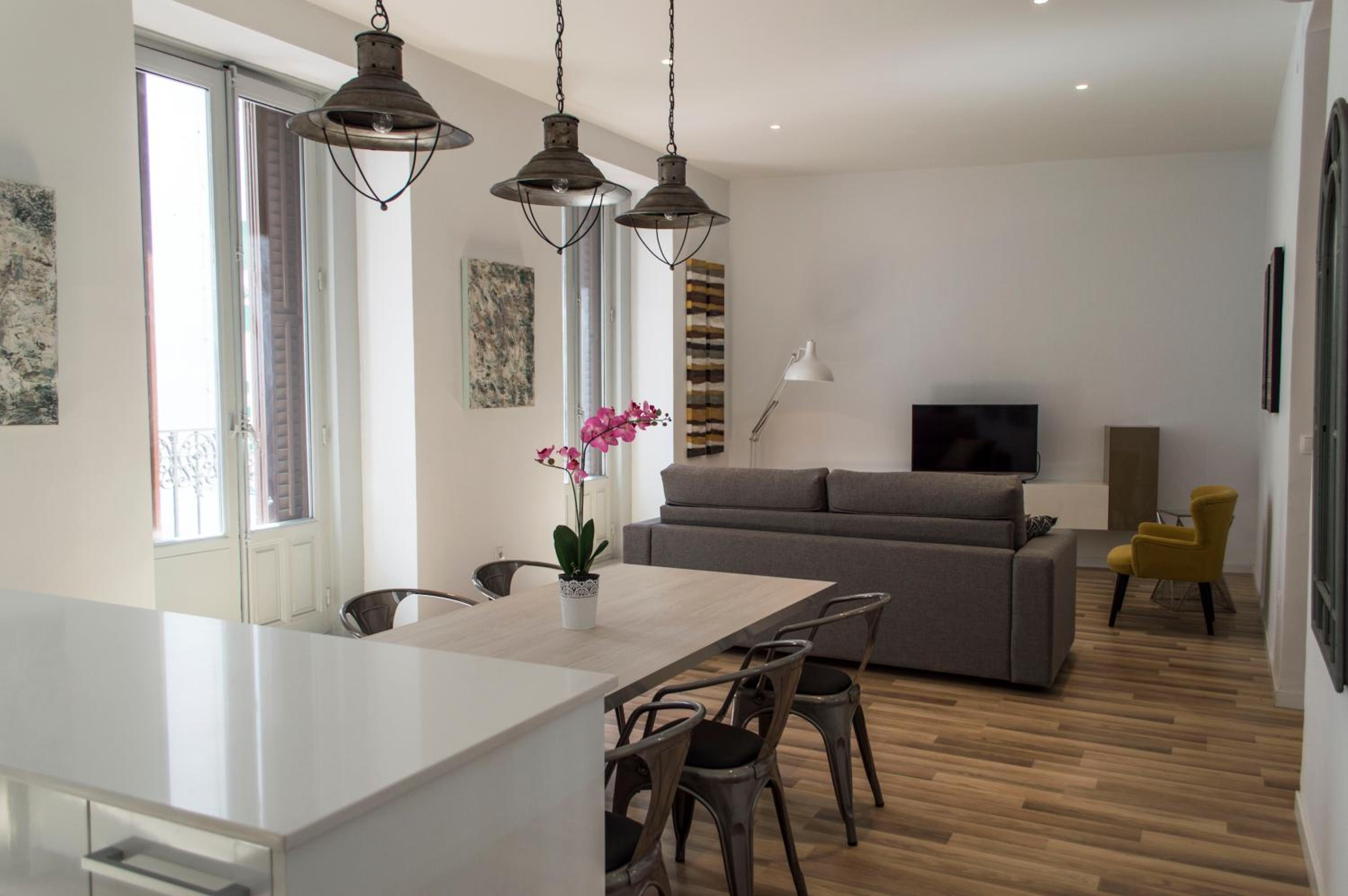 Apartamento con Balcón