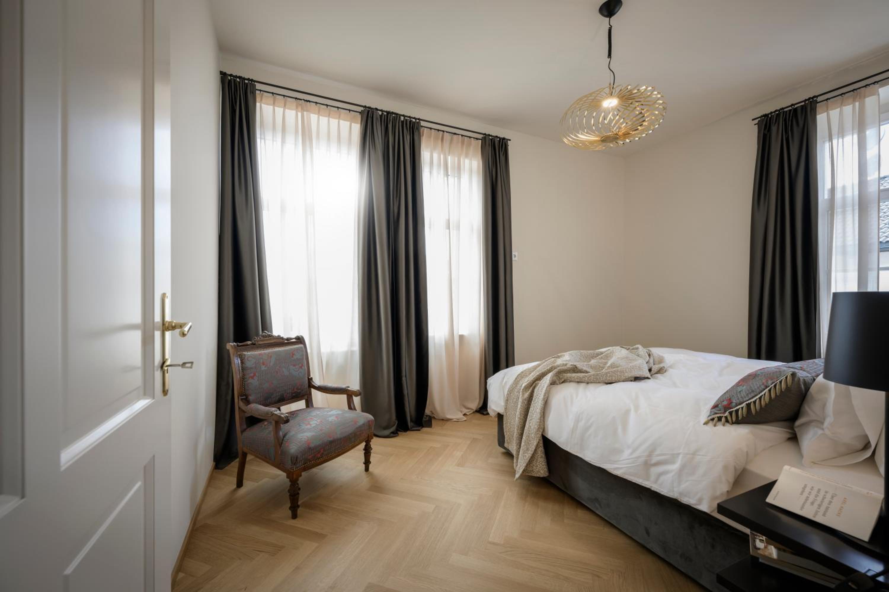 One-Bedroom Apartment photo 3