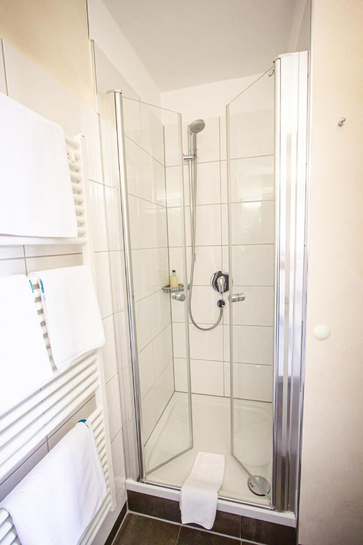 Economy Double Room - Photo 6