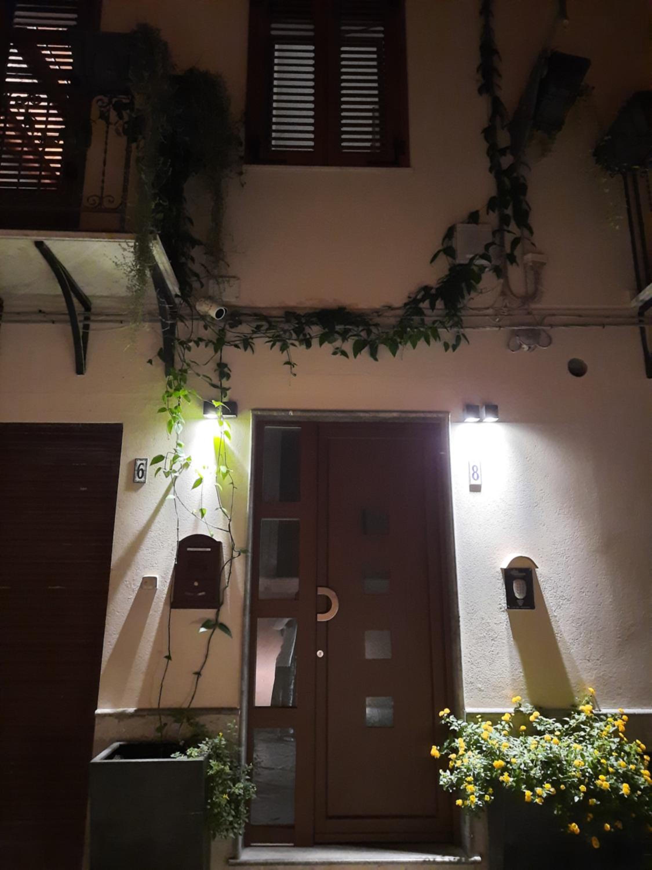 Triple Room with Balcony - Photo 18