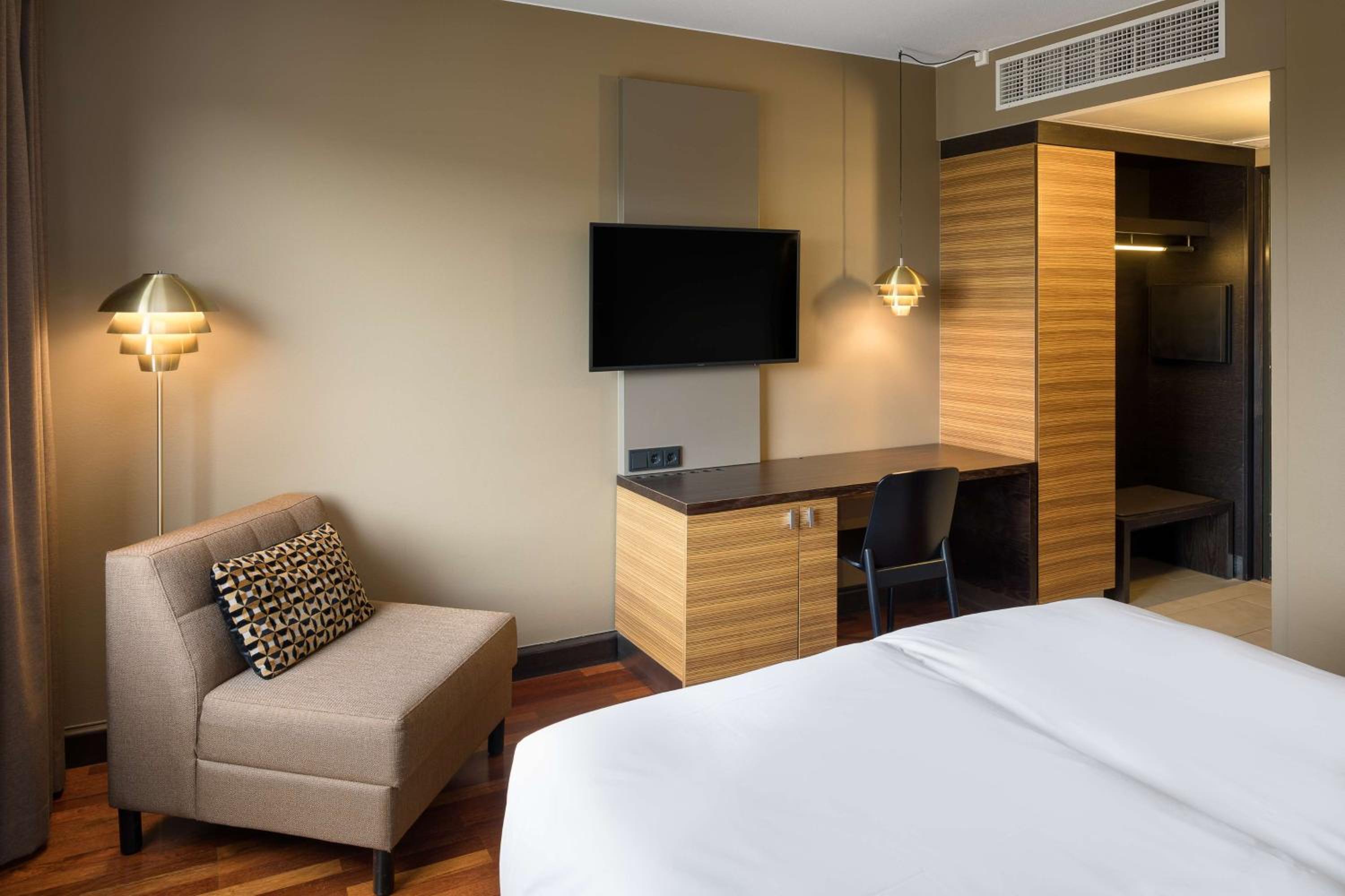 Standard Guest Room - Photo 4