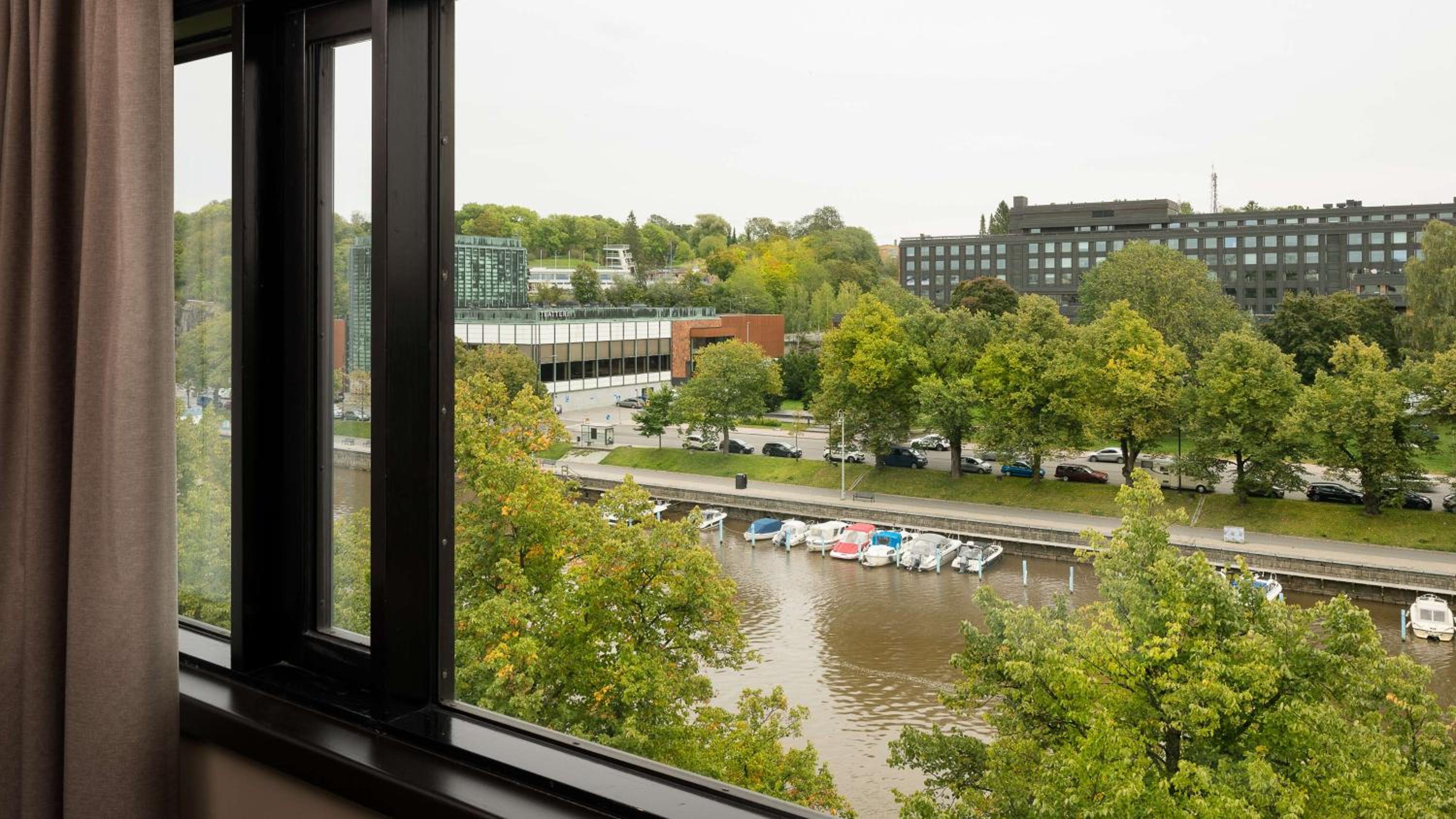 Standard Guest Room with River View - Photo 5