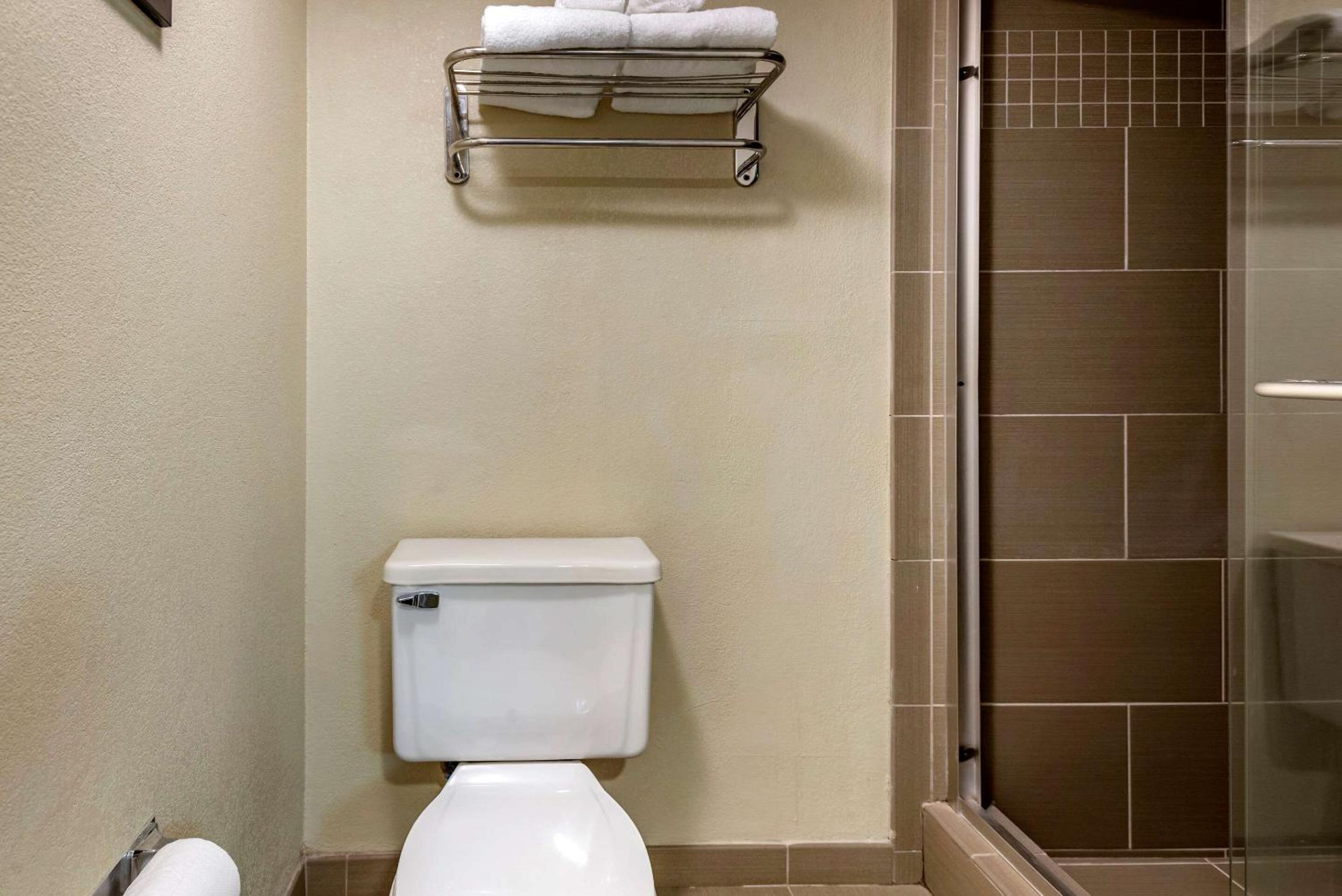 Suite with Two Double Beds - Non-Smoking - Photo 2