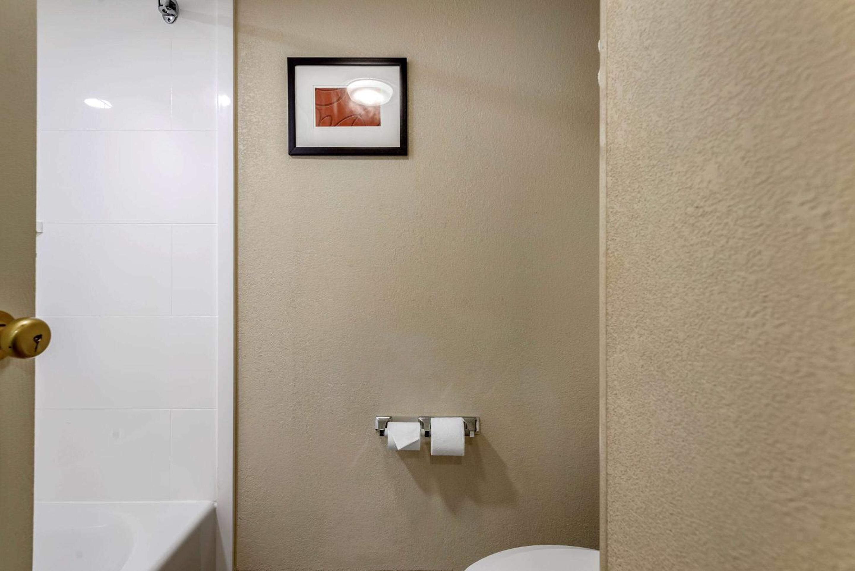 Suite with Two Double Beds - Non-Smoking - Photo 3