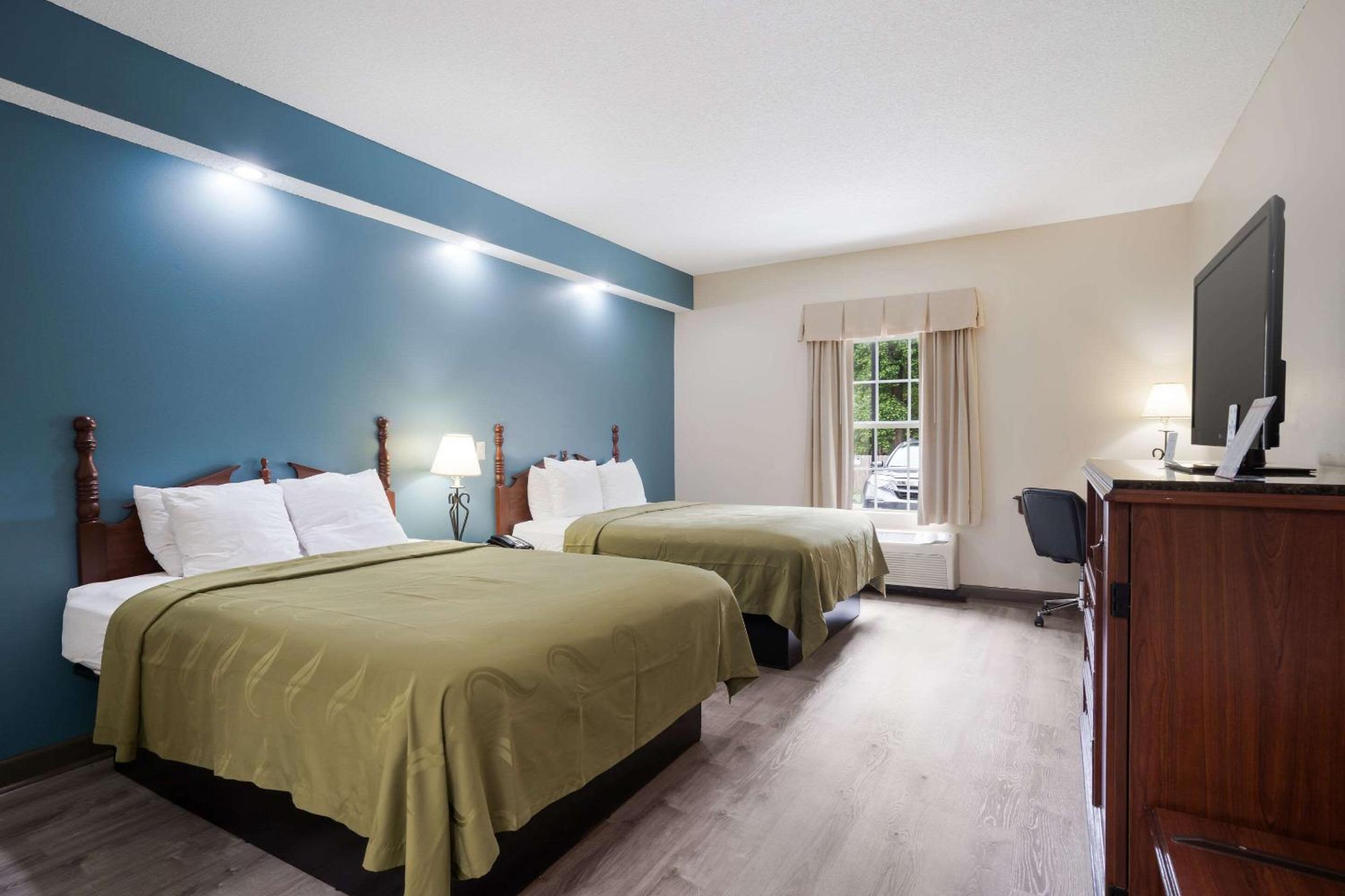Queen Room with Two Queen Beds - Non-Smoking - Photo 1