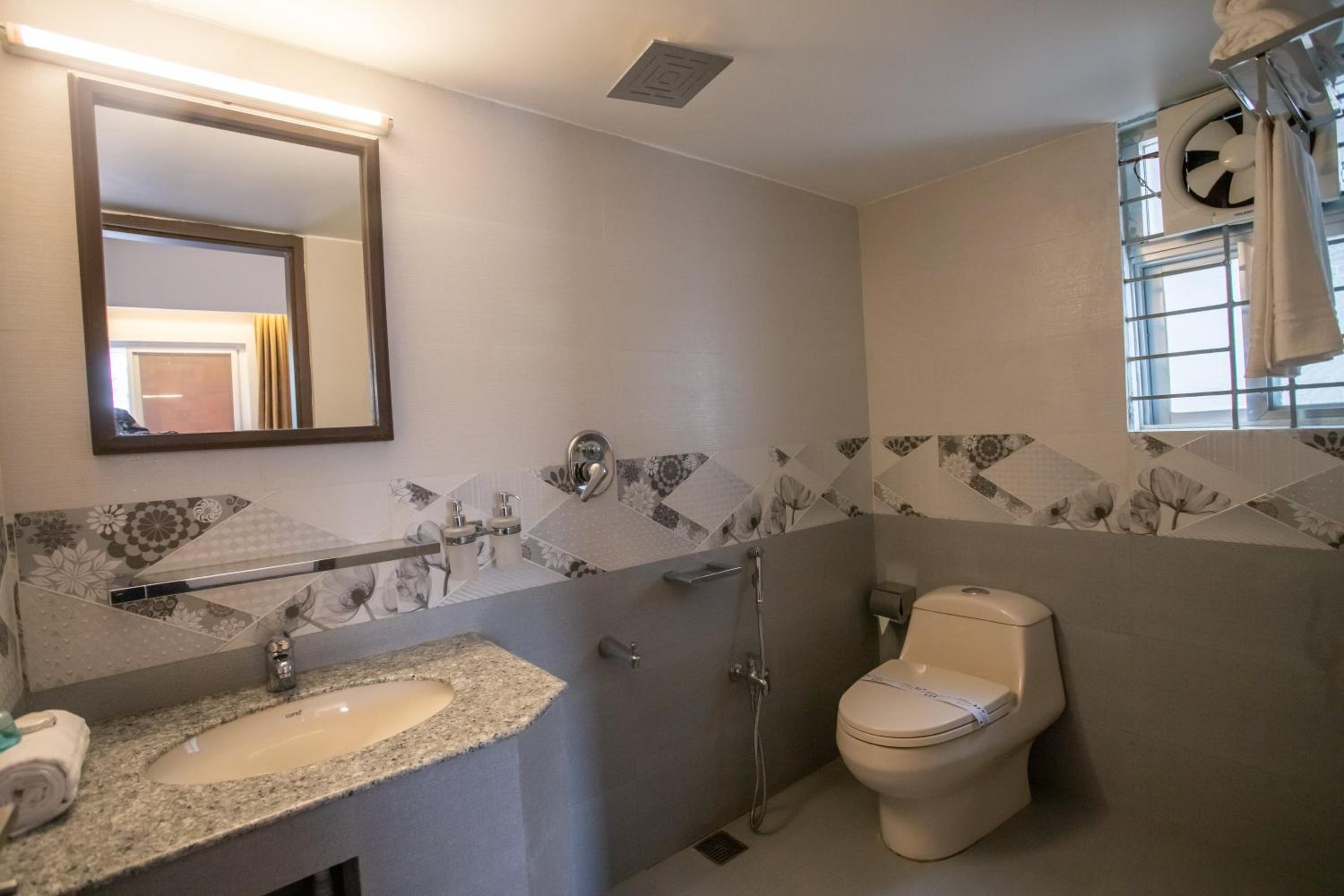 Deluxe Room - Photo 3