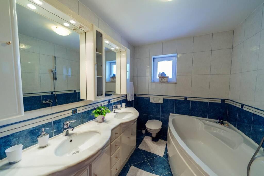 Superior Villa photo 3