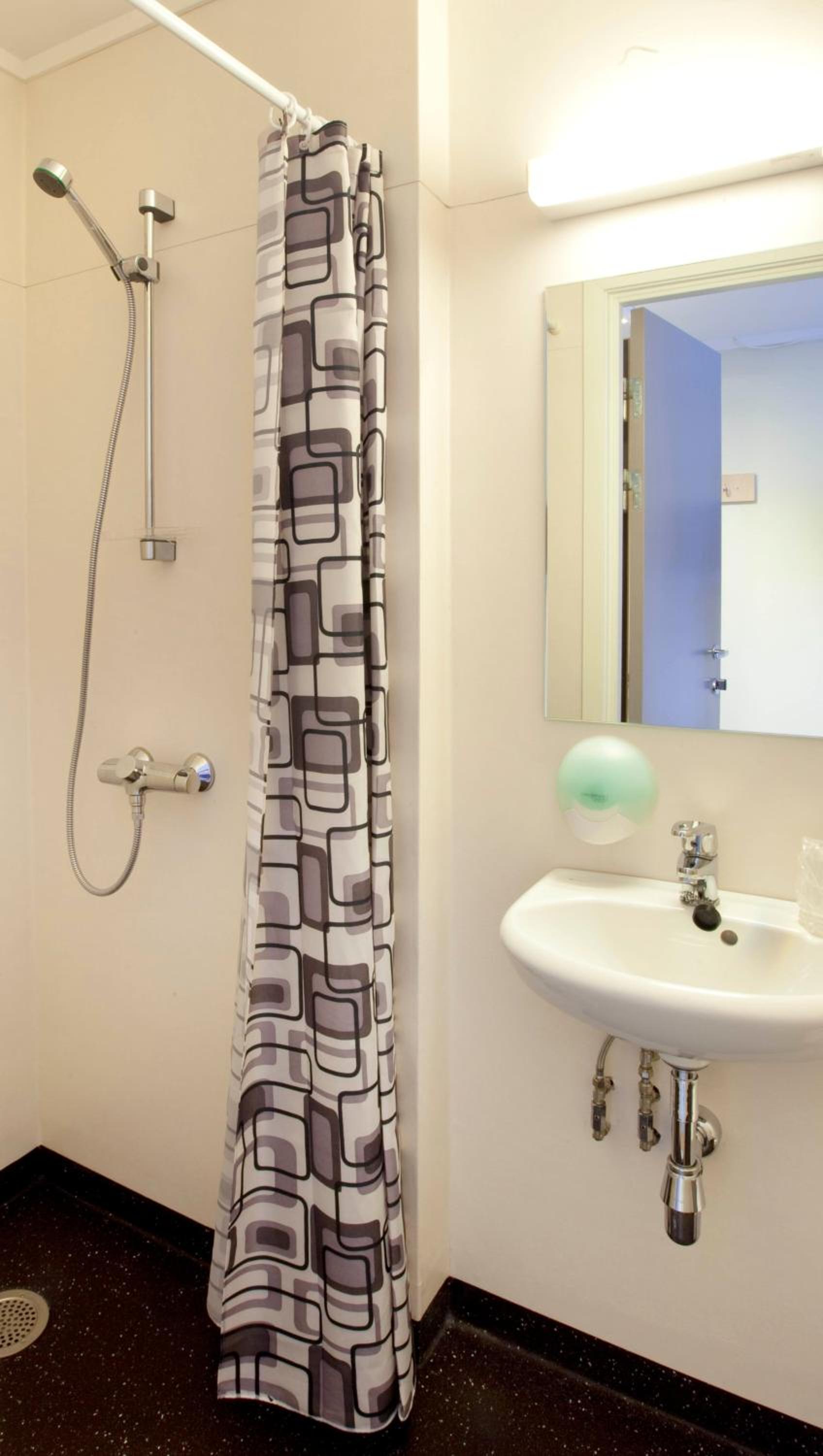 Quadruple Room with Bathroom photo 2