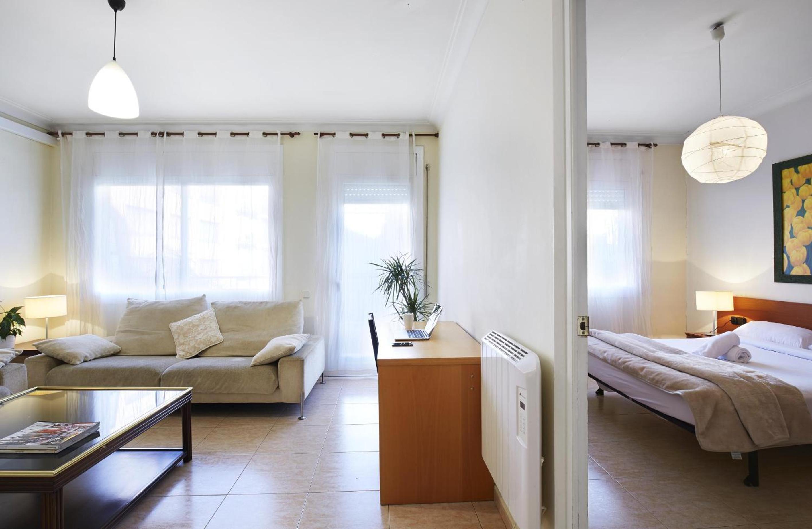 Apartment with Balcony photo 3