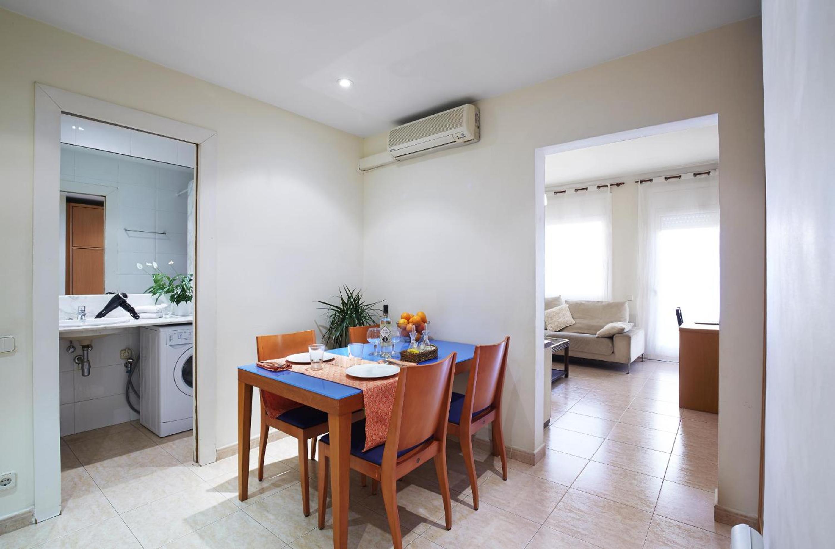 Apartamento con balcón