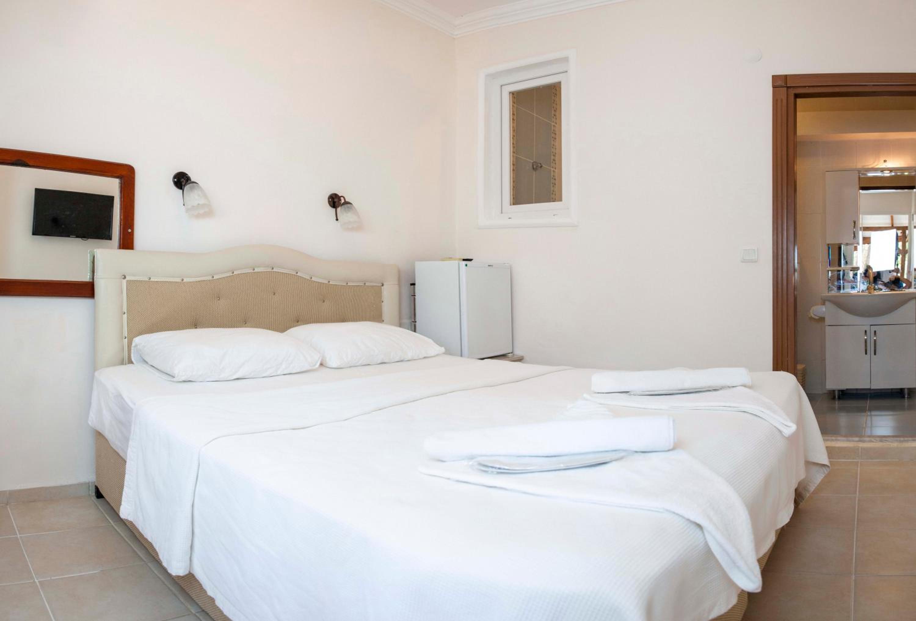 Economy Double Room photo 2