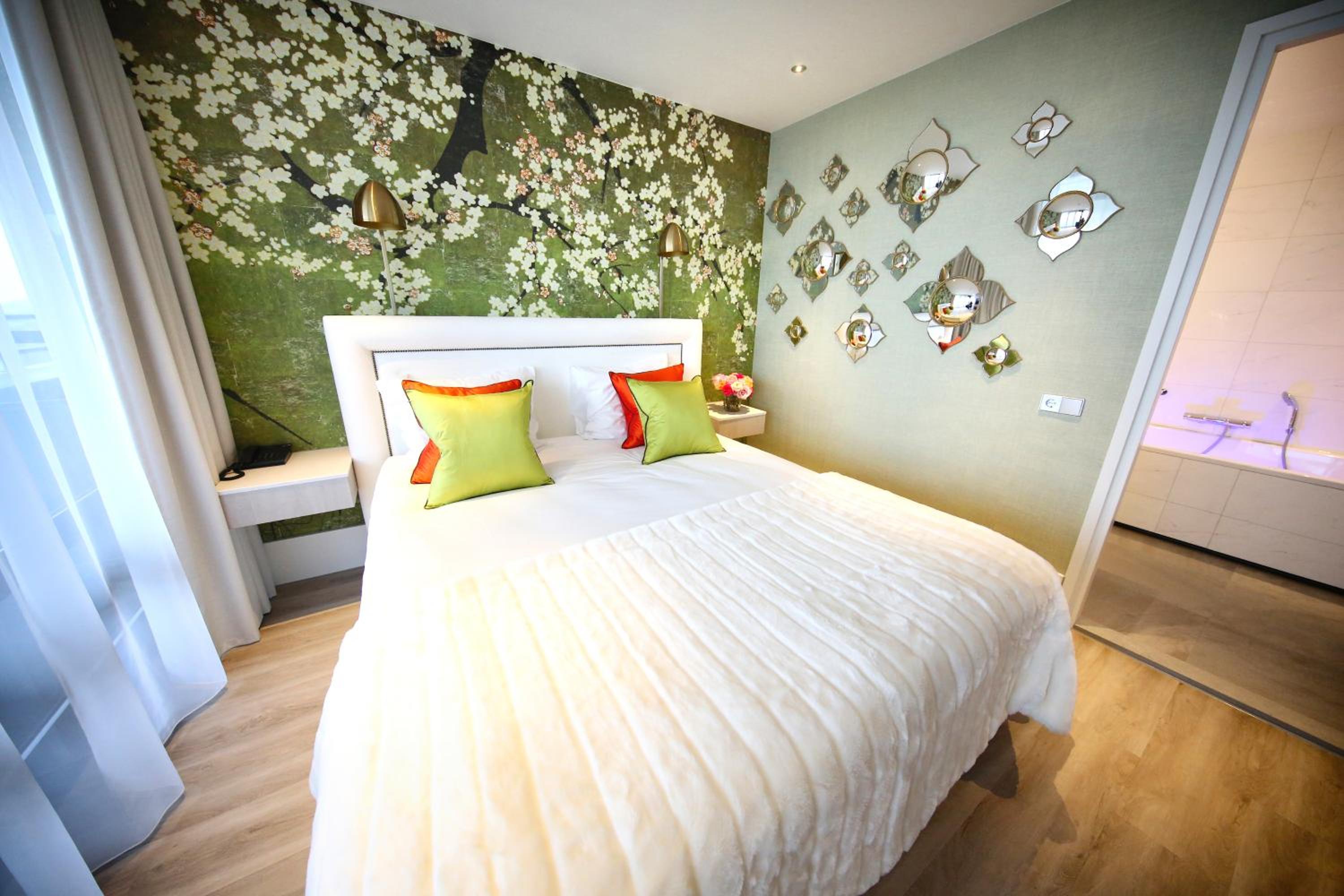 Junior Suite with Balcony photo 1