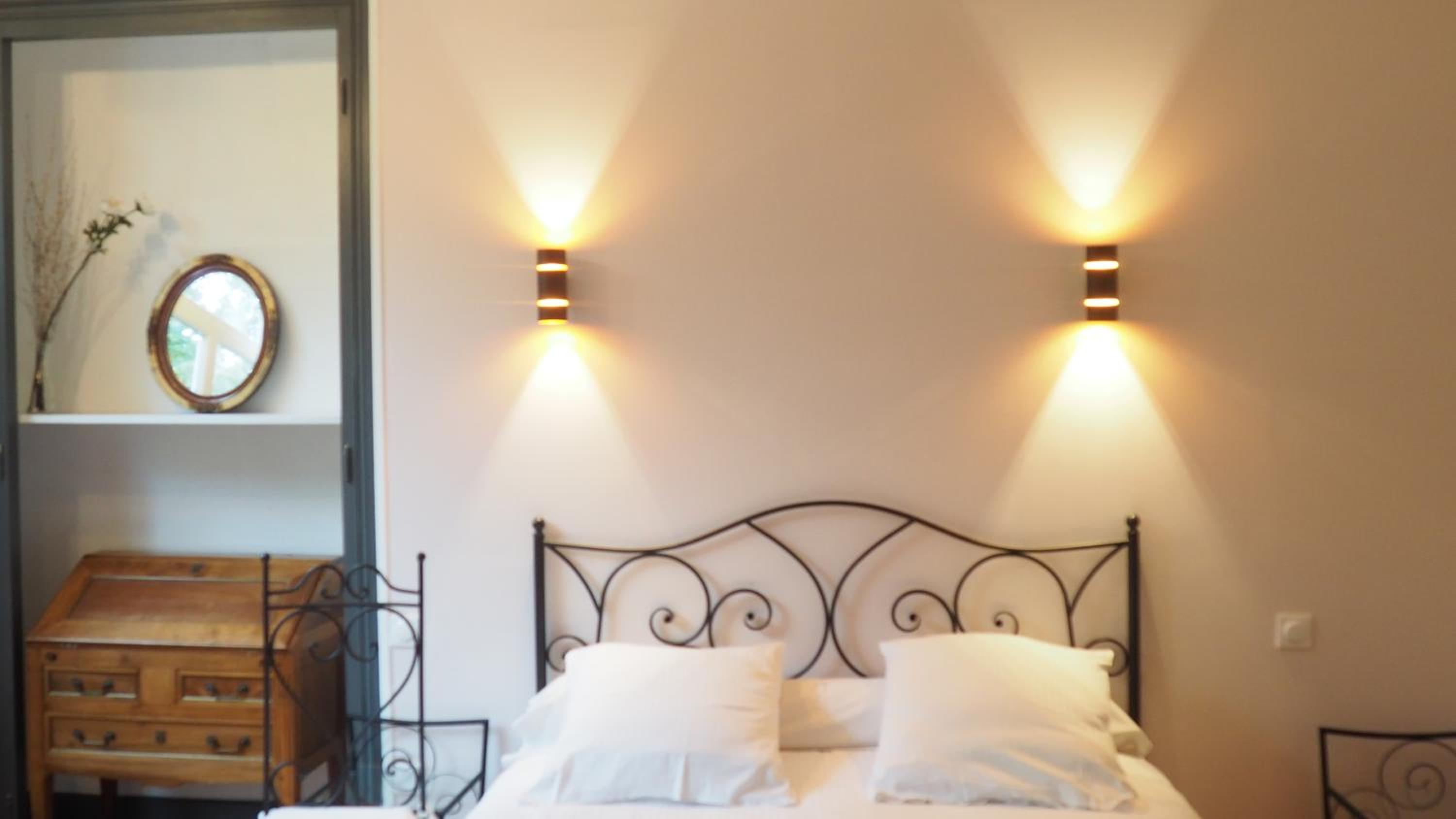 Quadruple Room with Bath - Photo 8