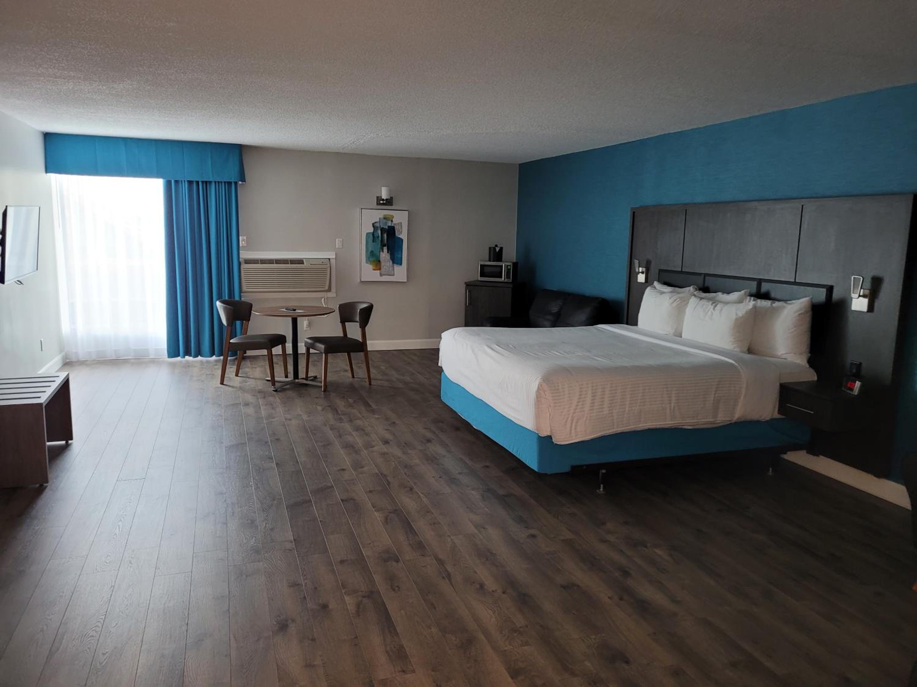 Penthouse King Suite