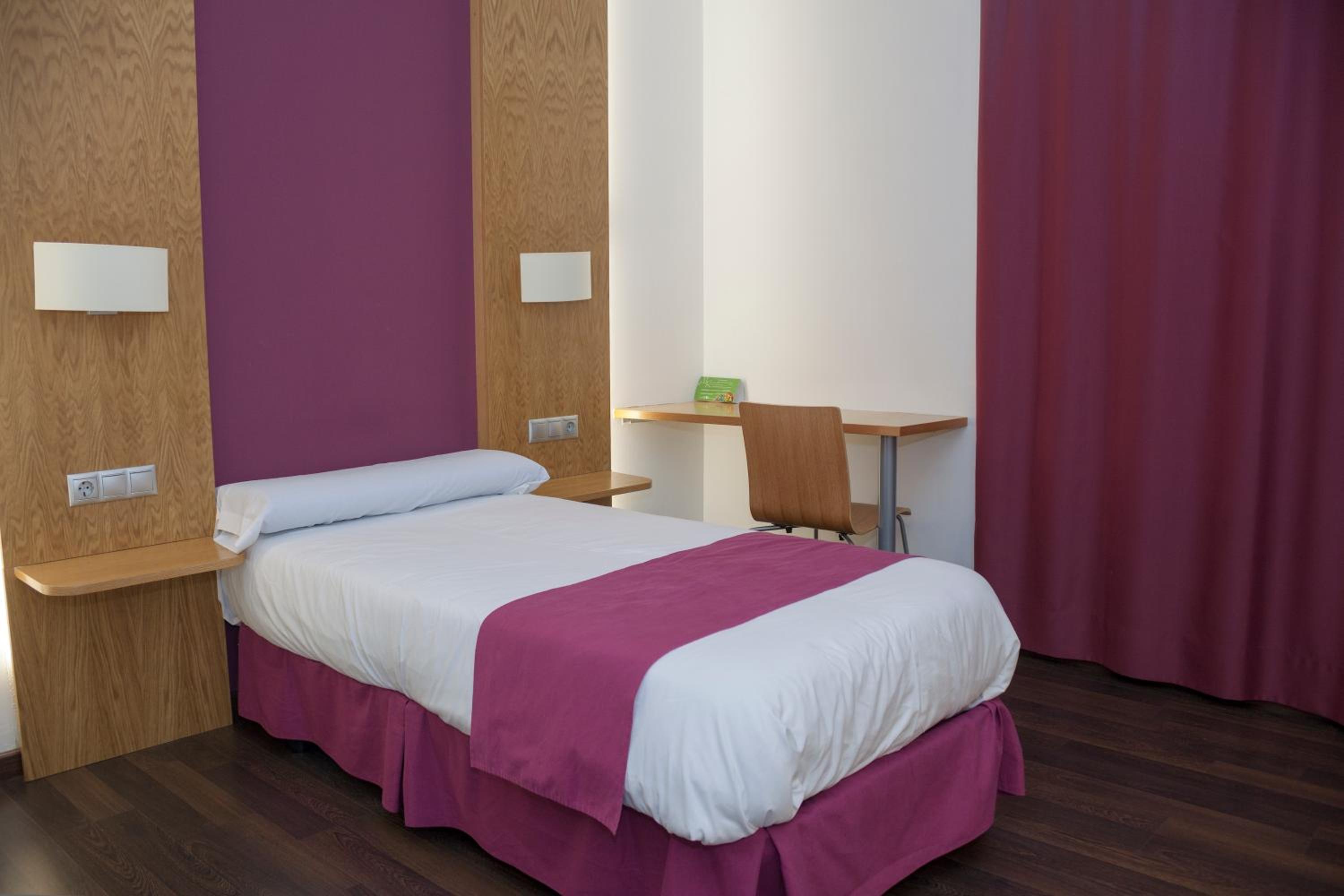 Single Room photo 3
