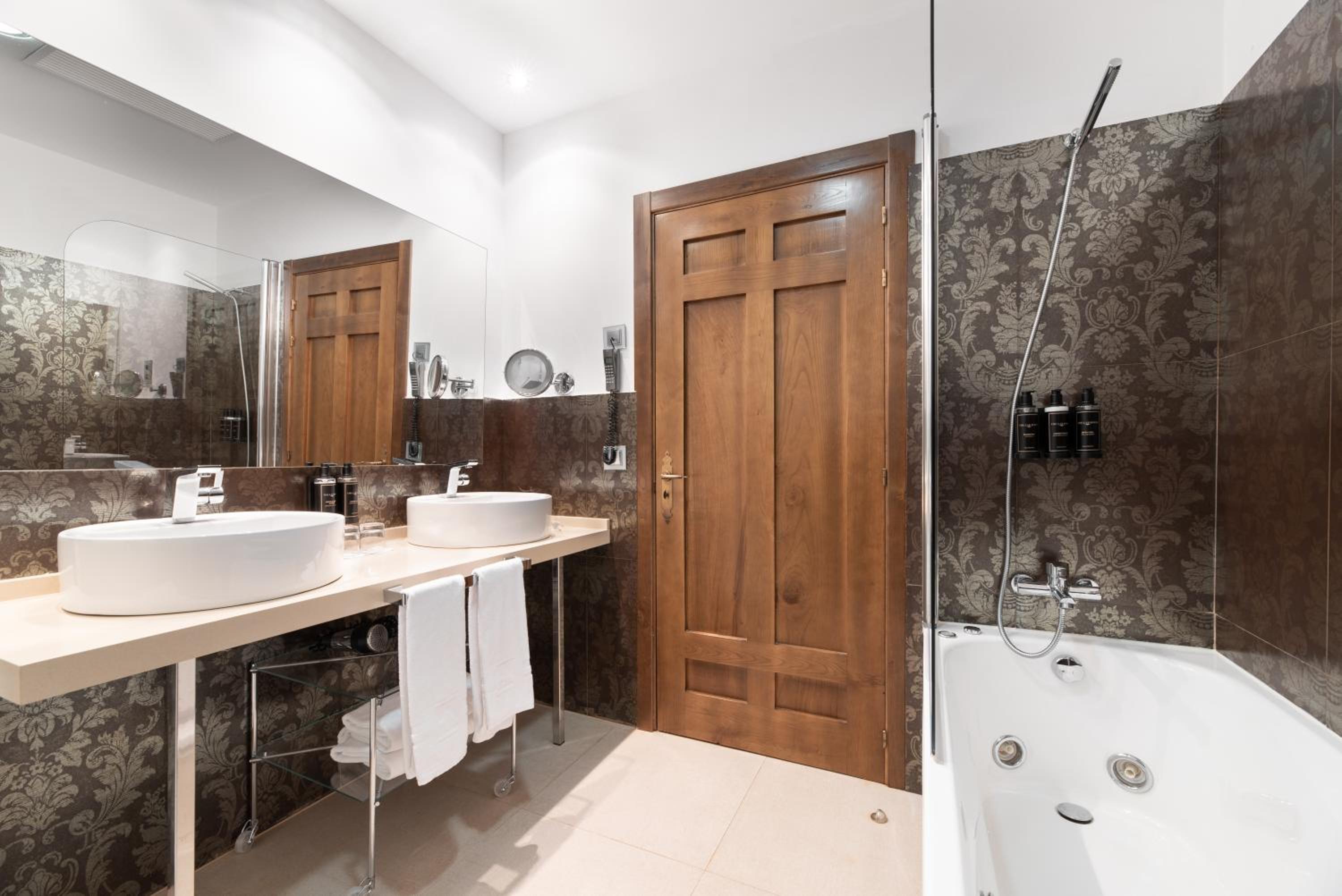 Junior Suite - Photo 9
