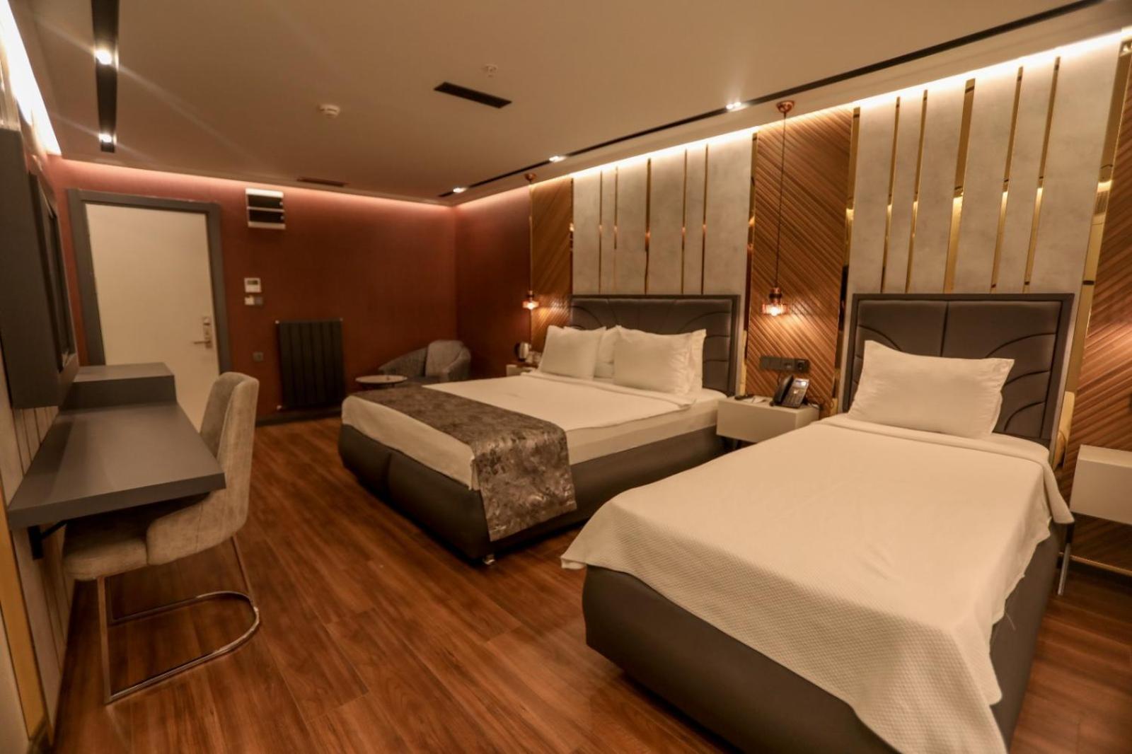 Standard King Room photo 1